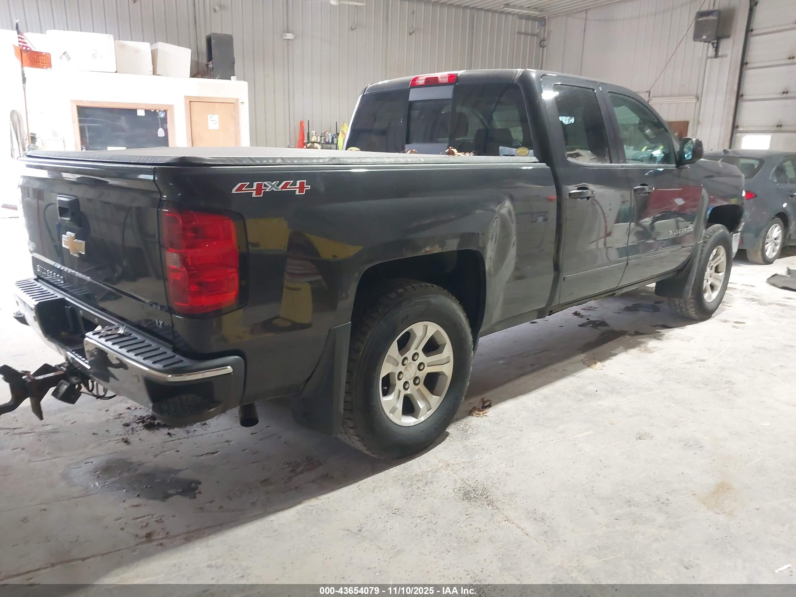 CHEVROLET SILVERADO image 4