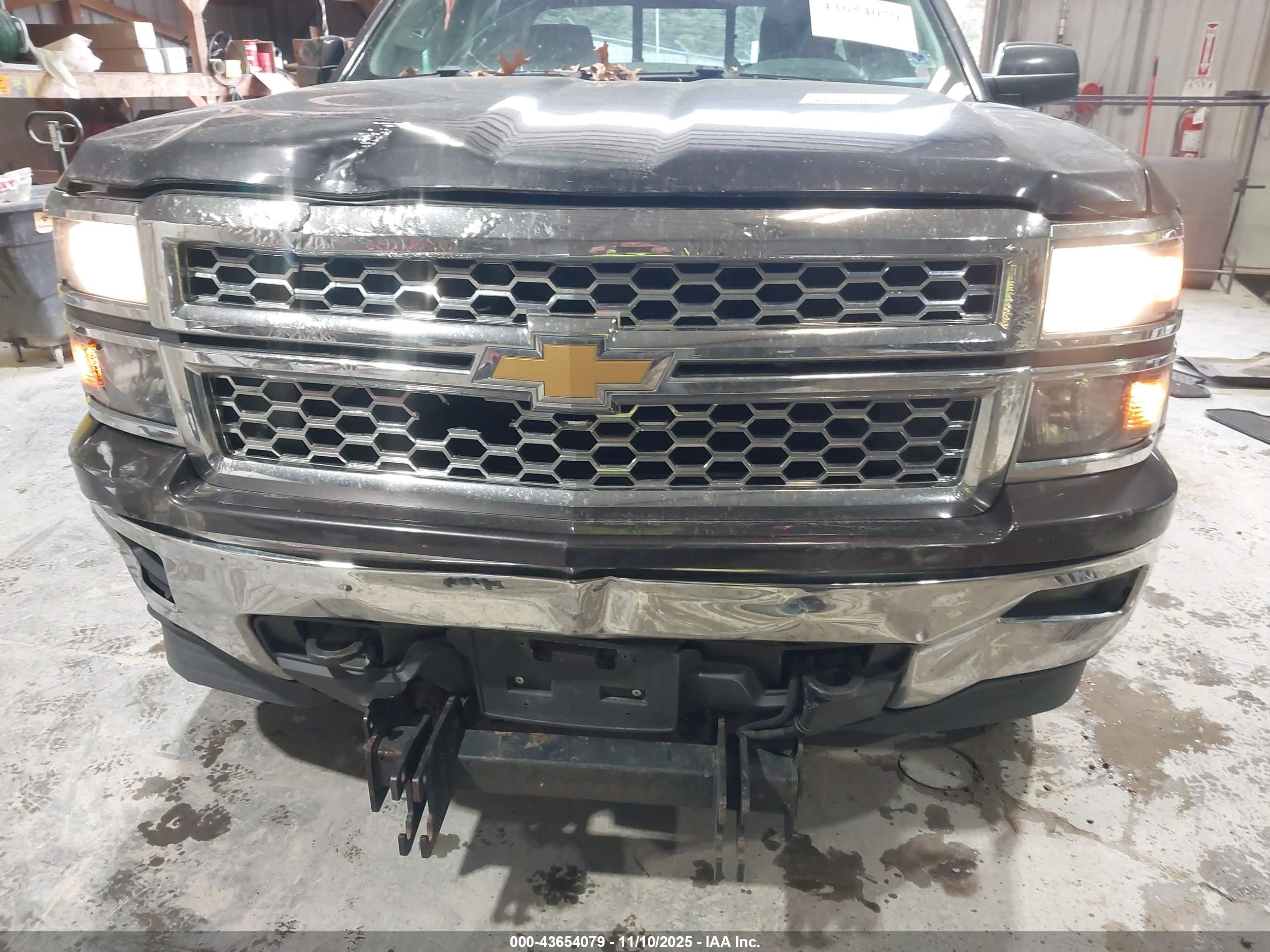 CHEVROLET SILVERADO image 6