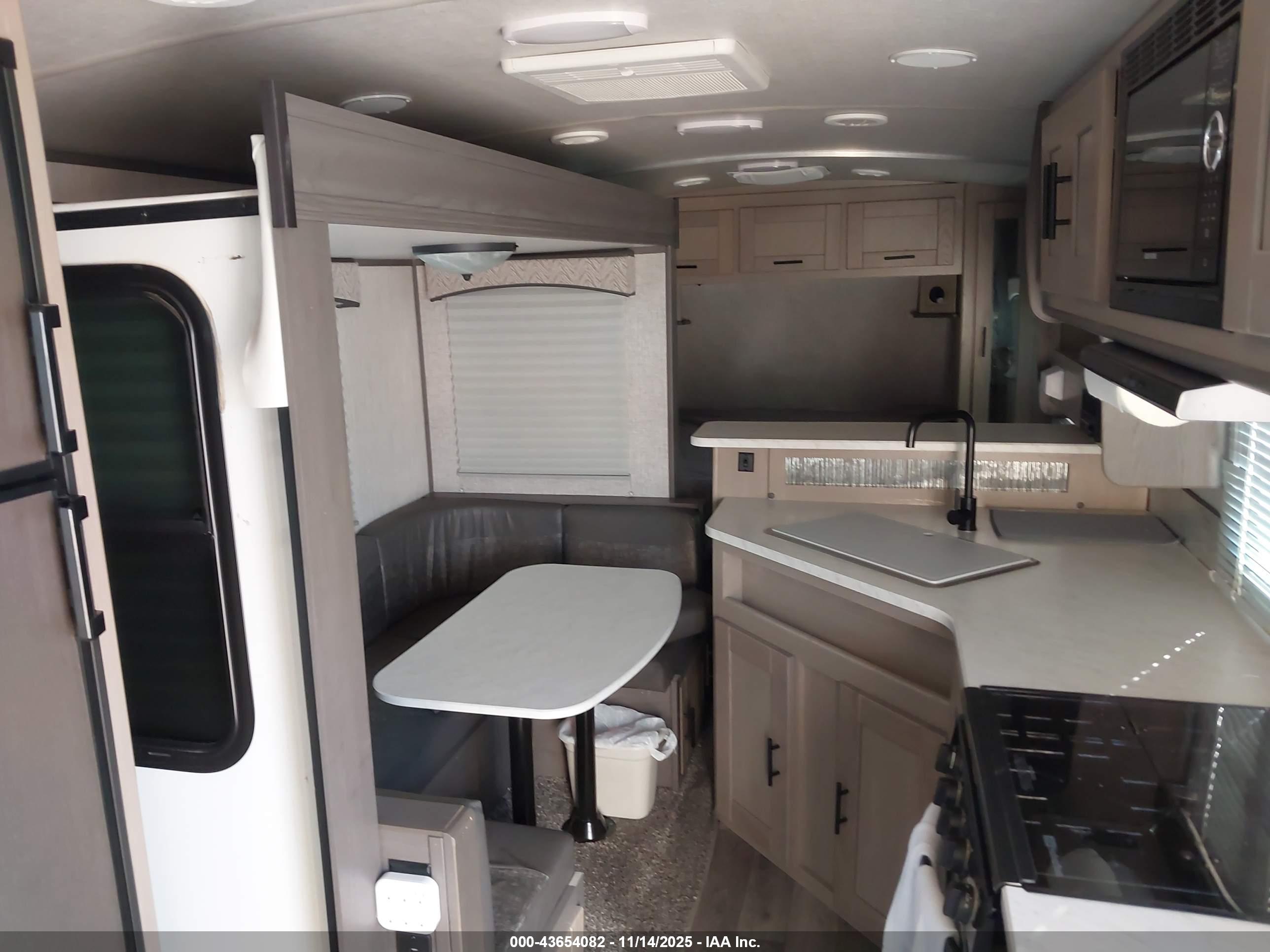 HEARTLAND RV image 5