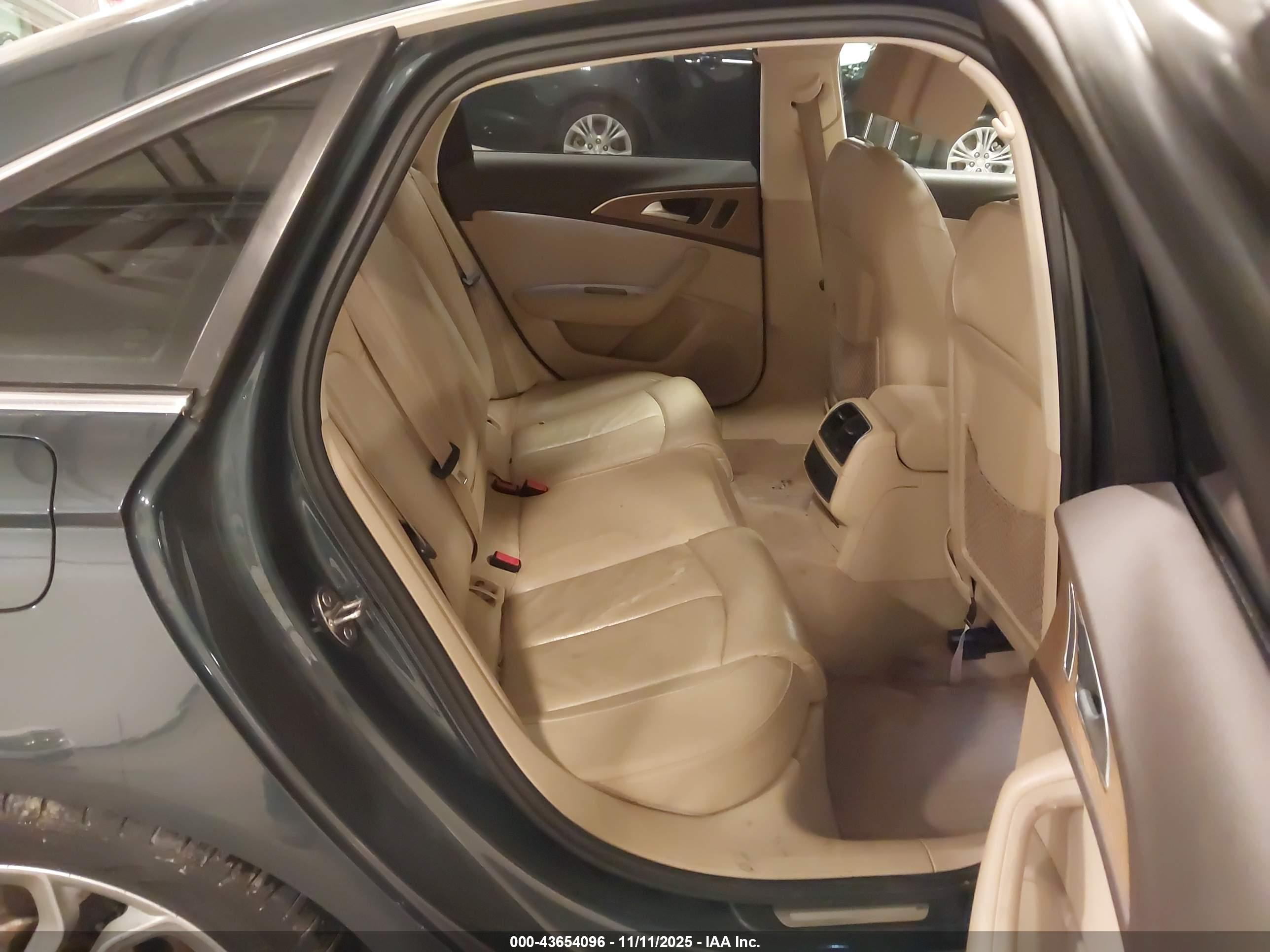 AUDI A6 image 8
