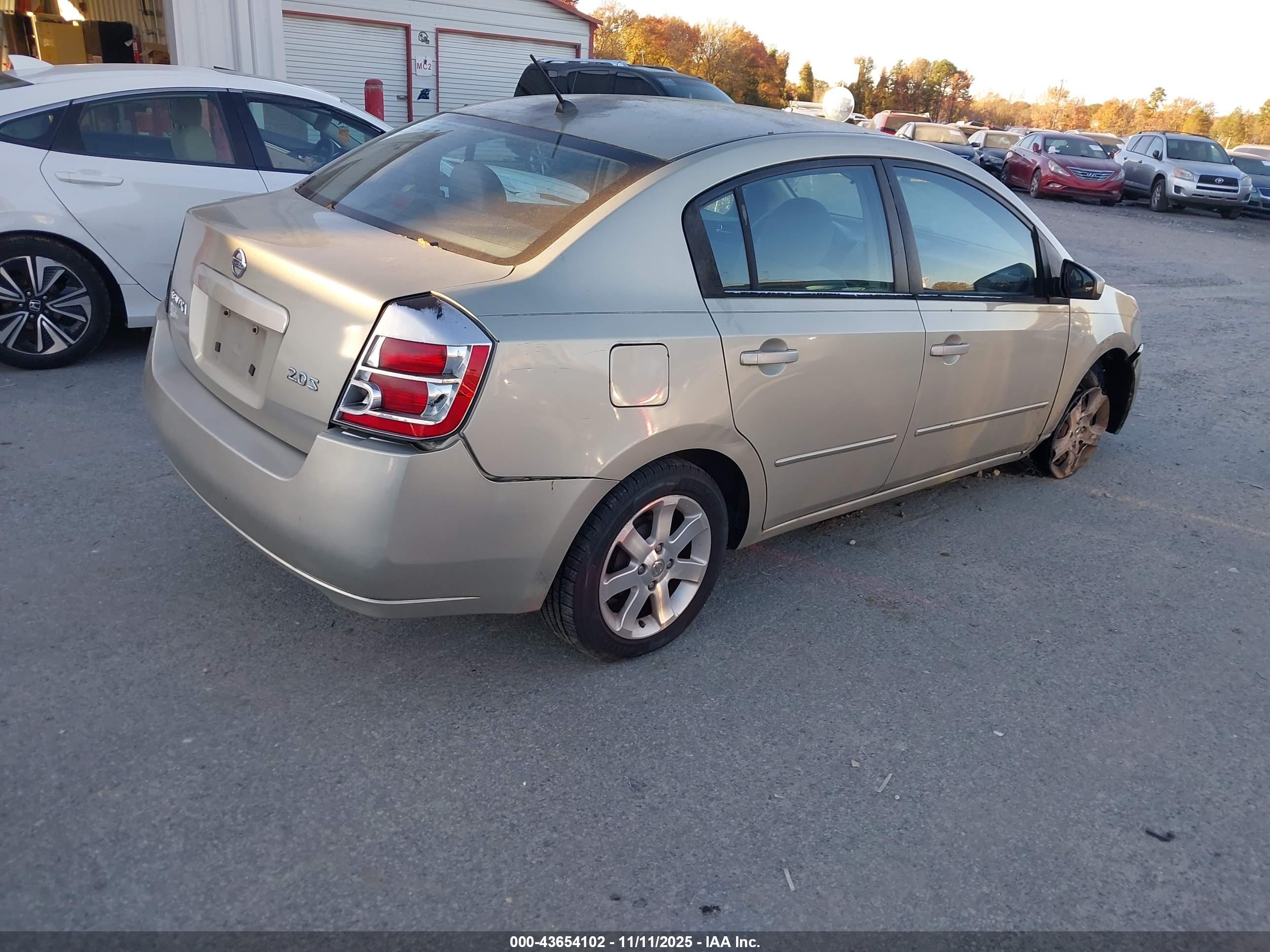 NISSAN SENTRA image 4