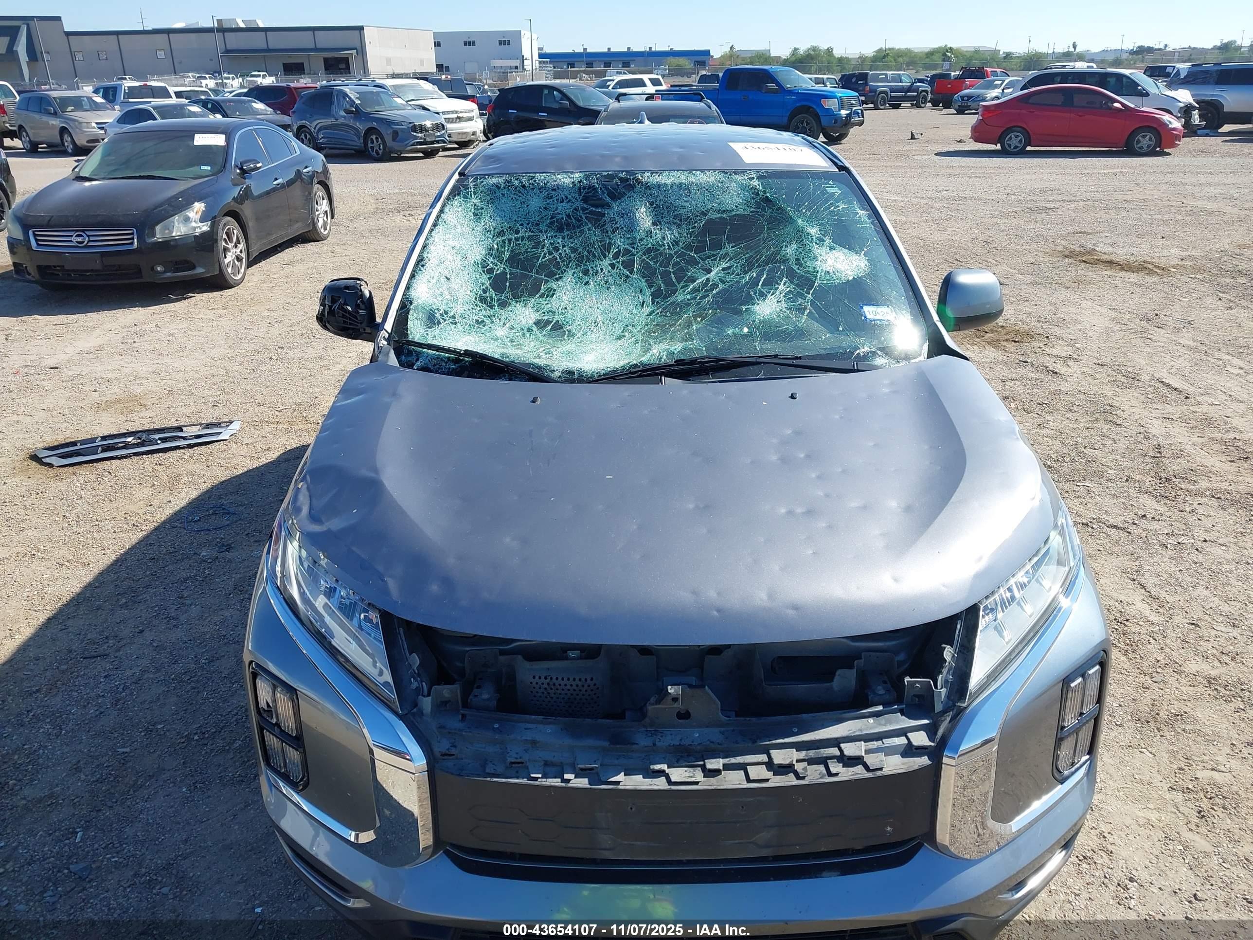 MITSUBISHI OUTLANDER image 6