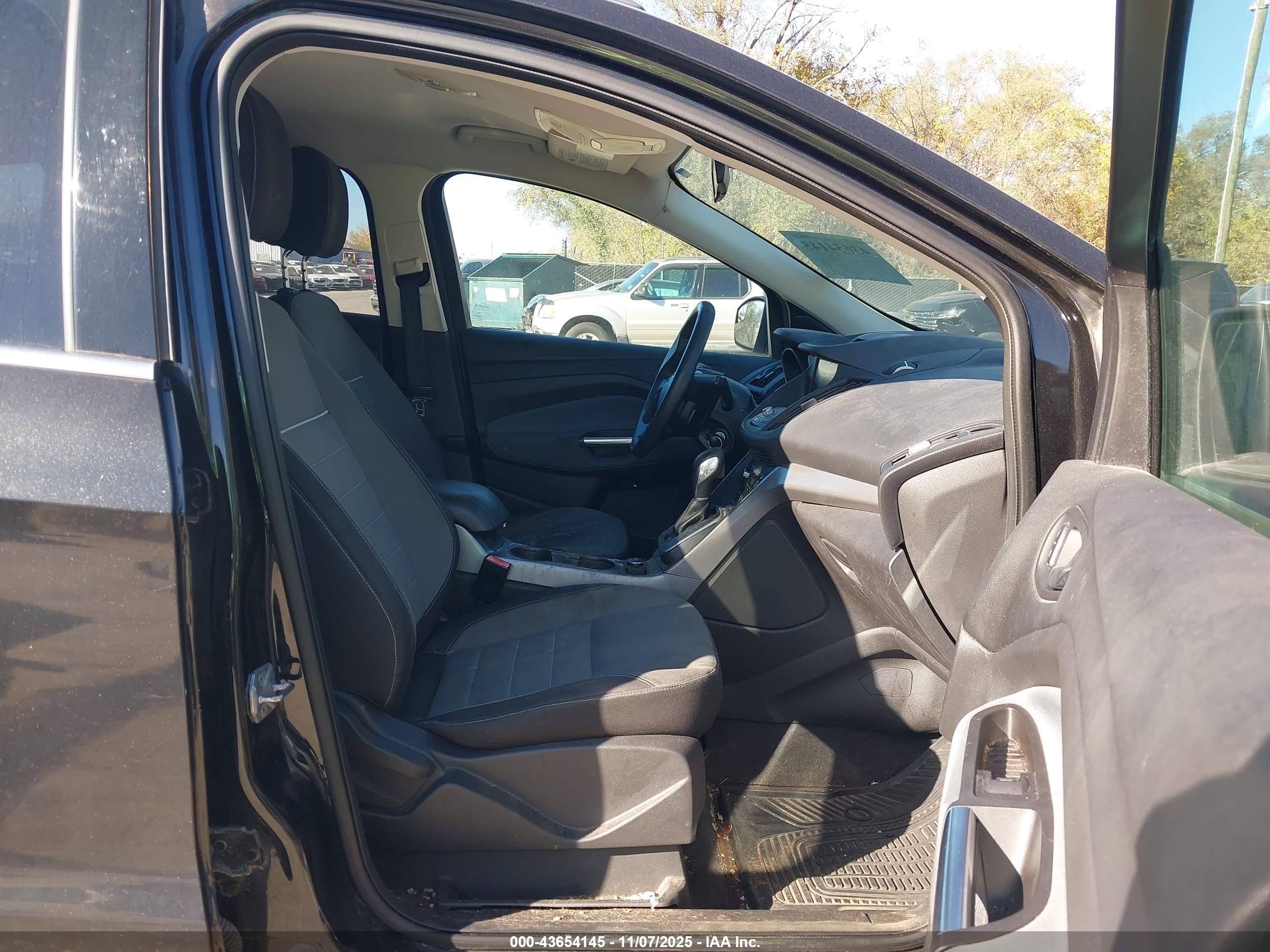 FORD ESCAPE image 5
