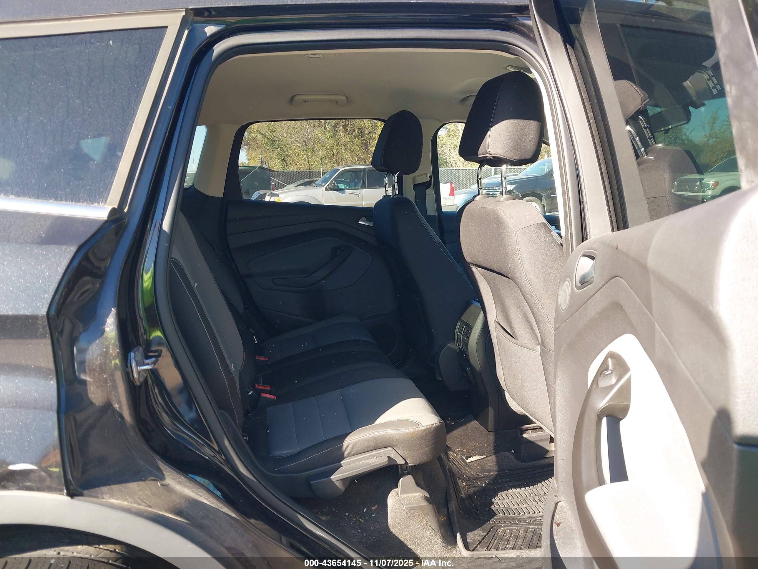 FORD ESCAPE image 8