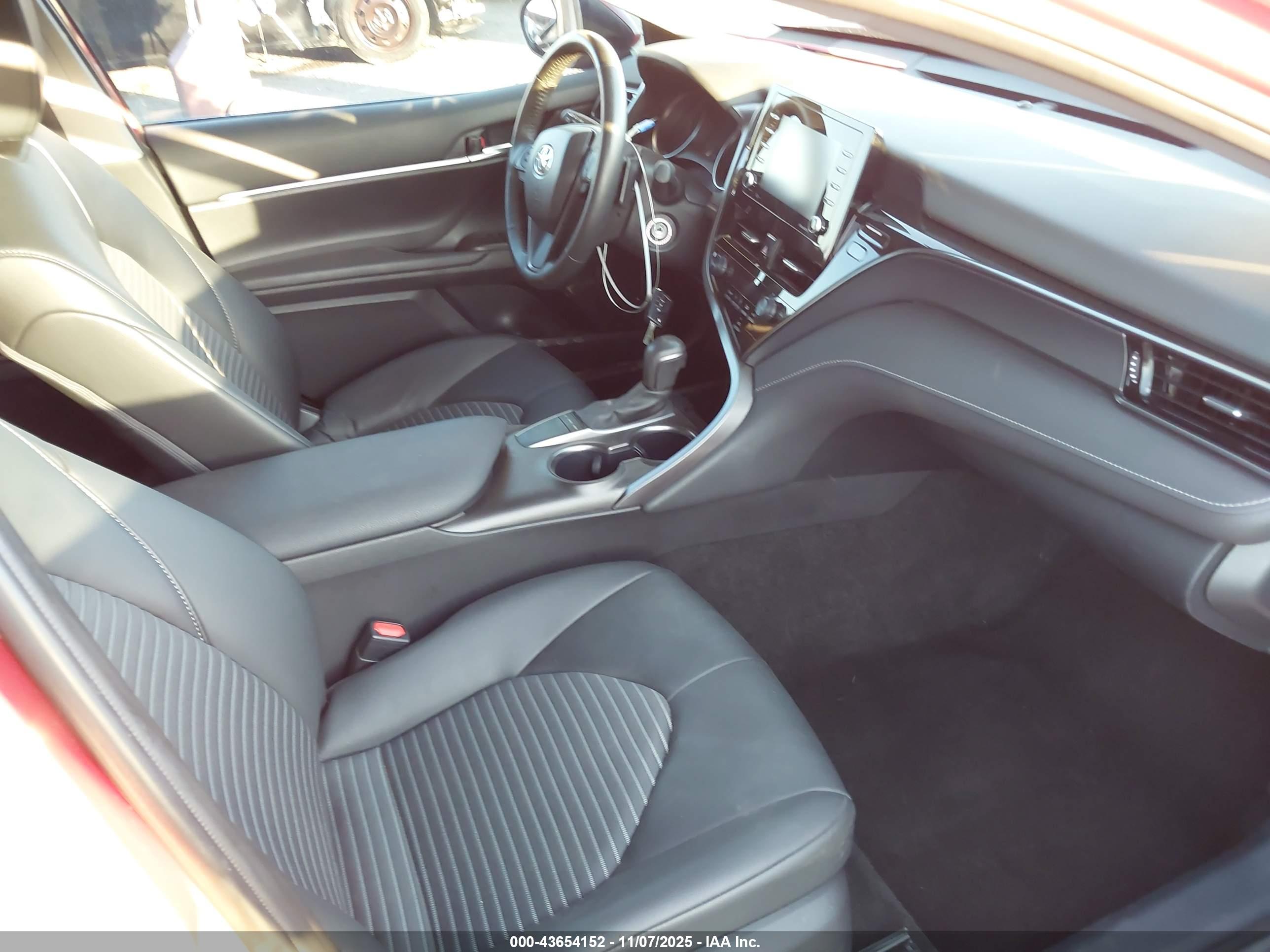 TOYOTA CAMRY image 5