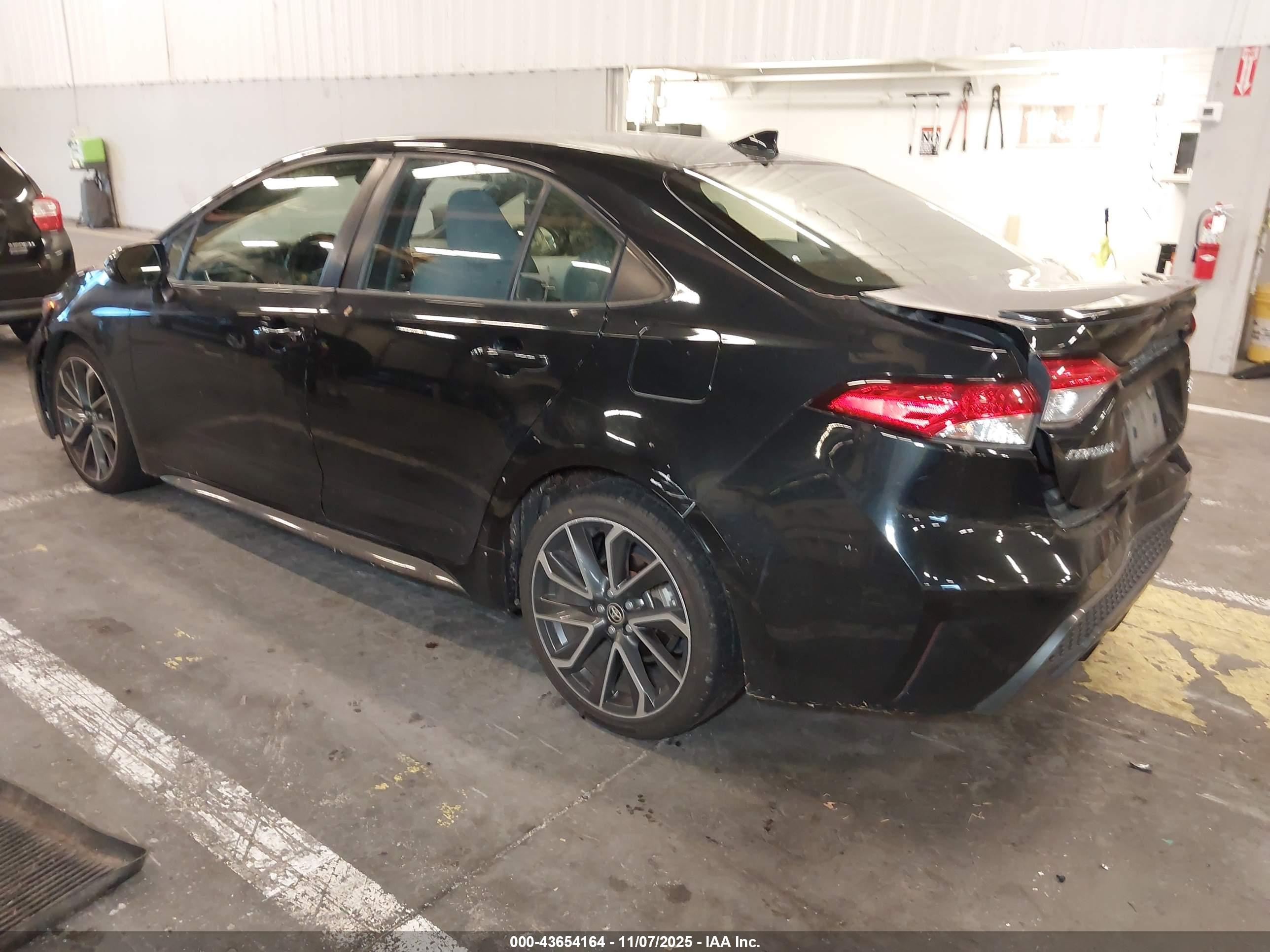 TOYOTA COROLLA image 3