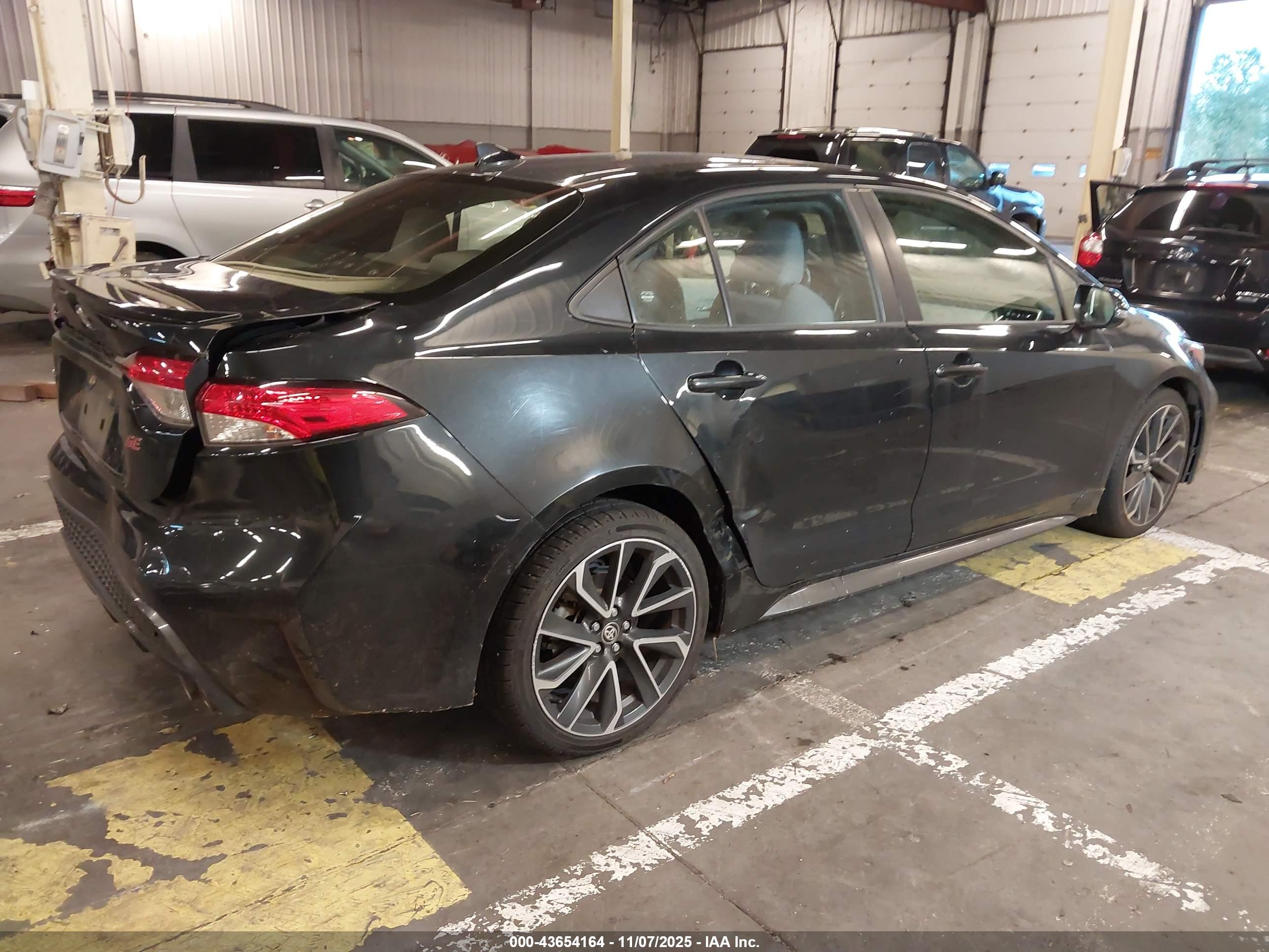 TOYOTA COROLLA image 4