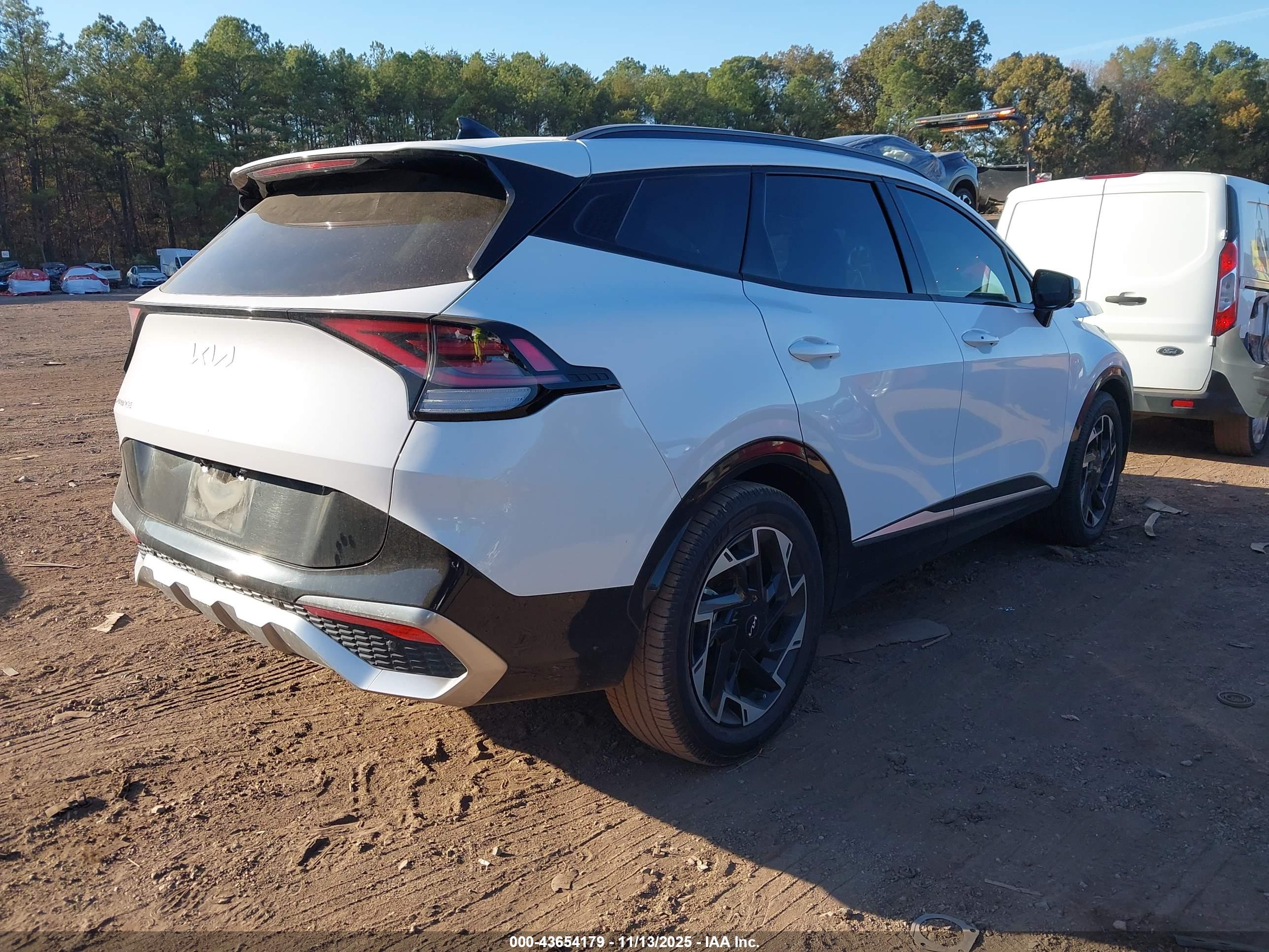 KIA SPORTAGE image 4