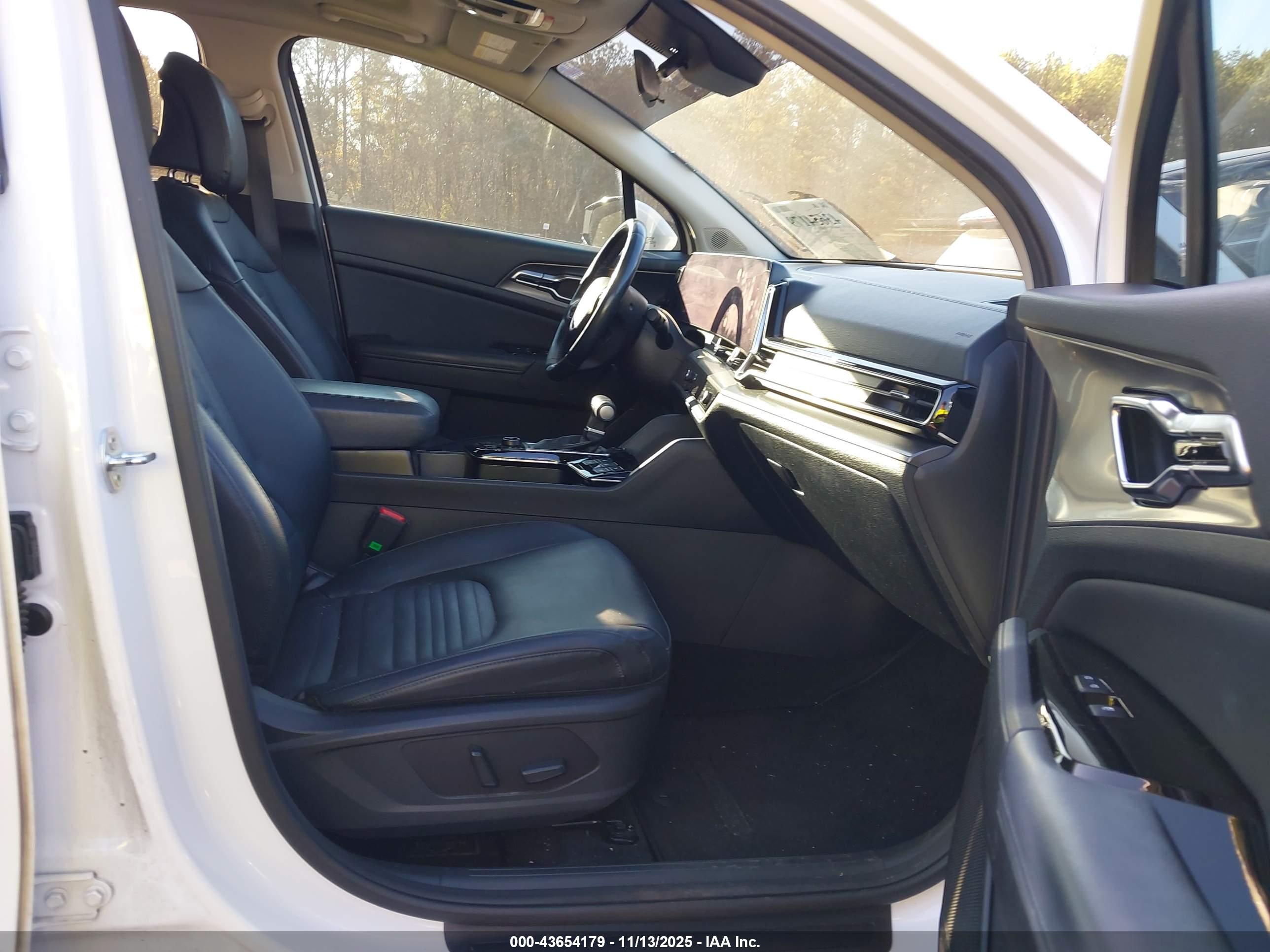 KIA SPORTAGE image 5