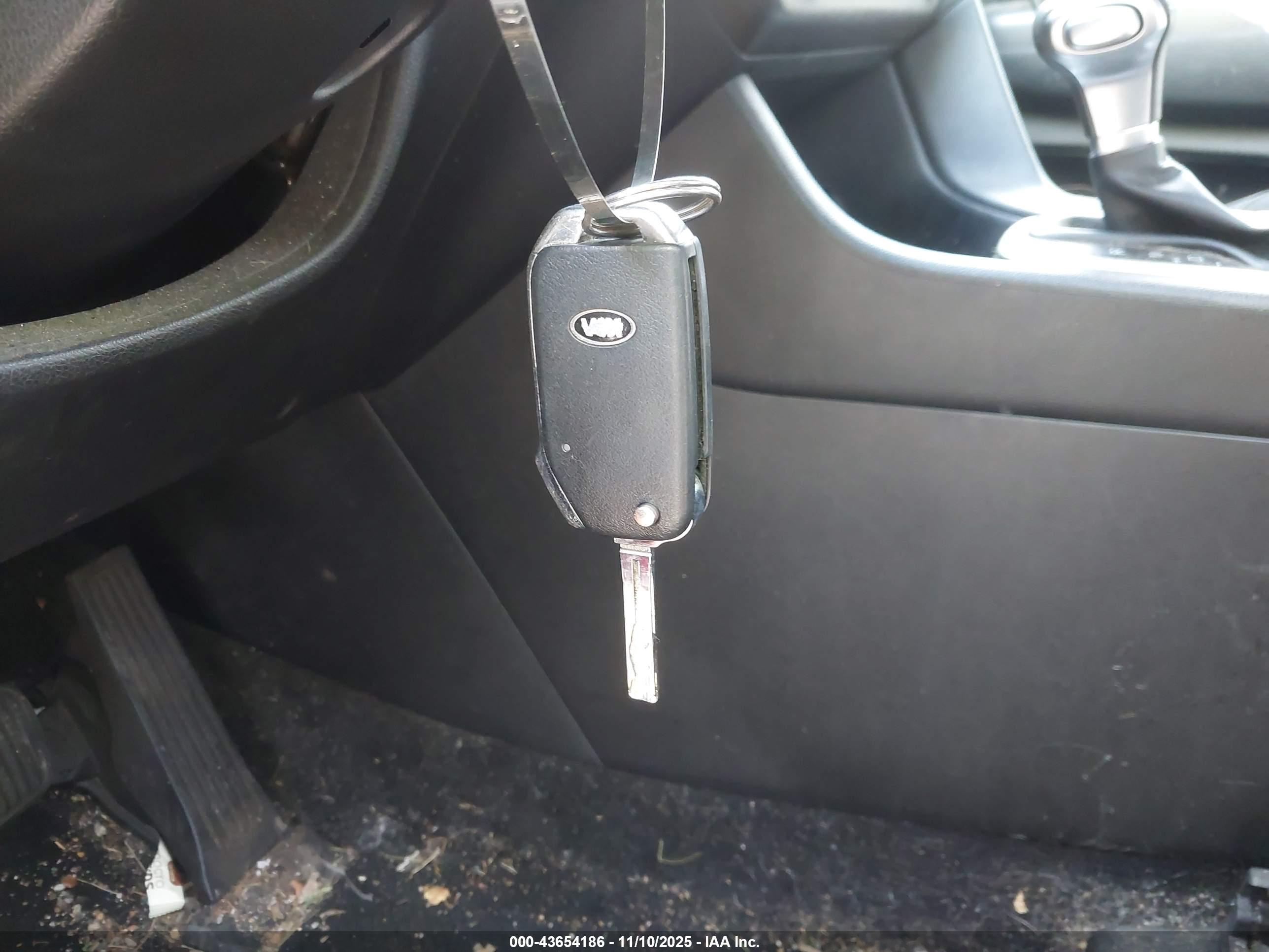 KIA SPORTAGE image 11