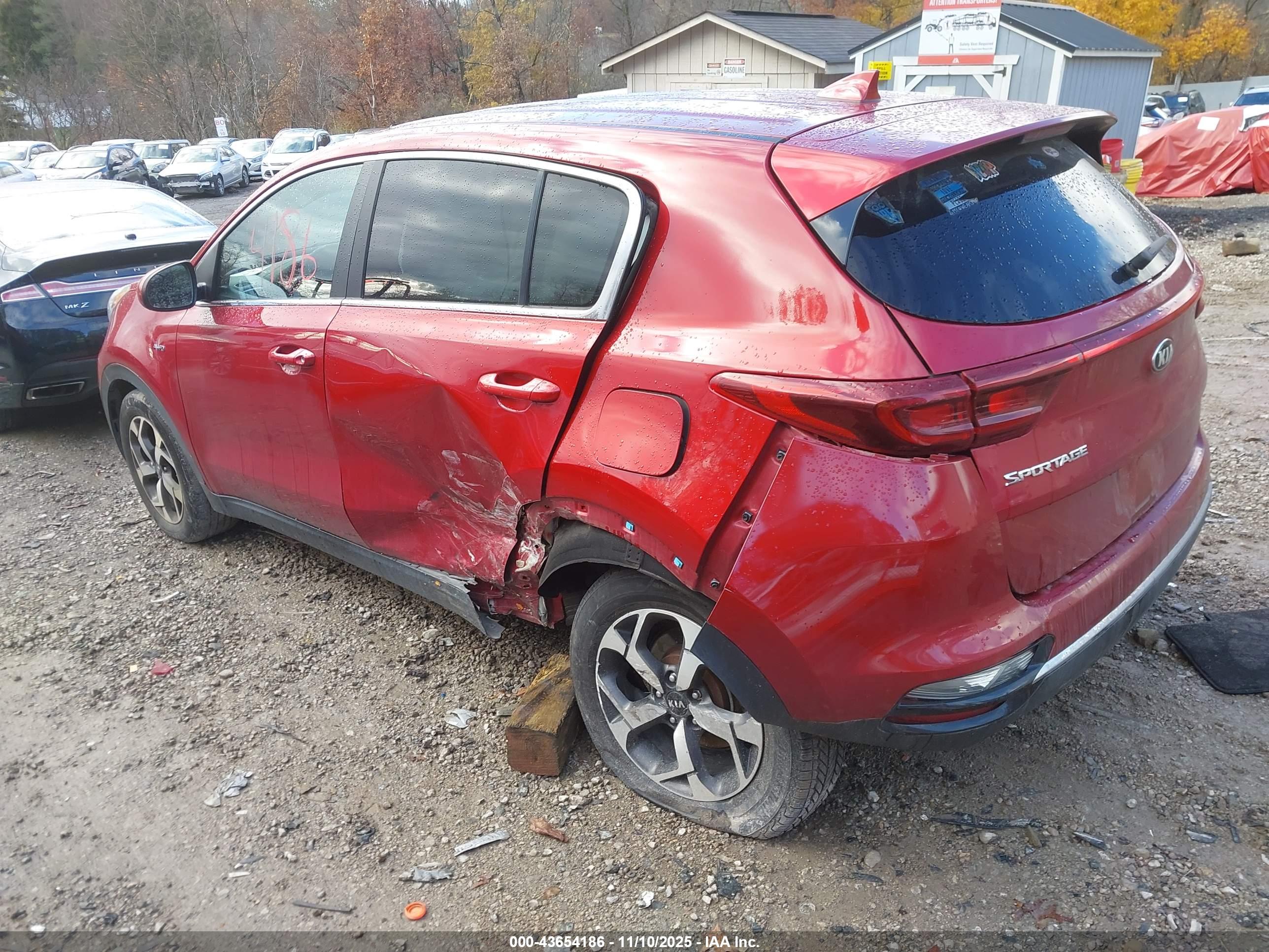 KIA SPORTAGE image 3