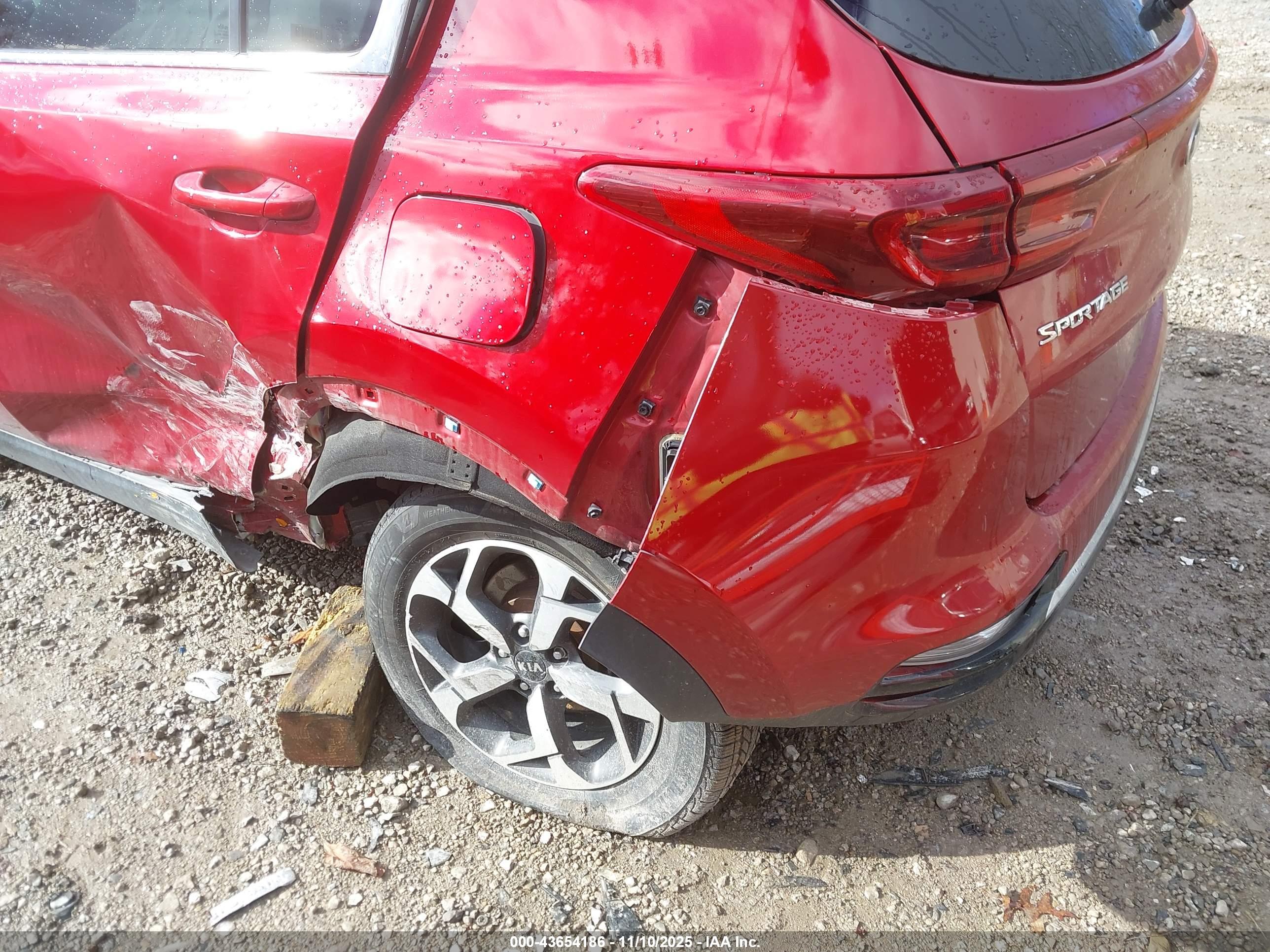 KIA SPORTAGE image 6