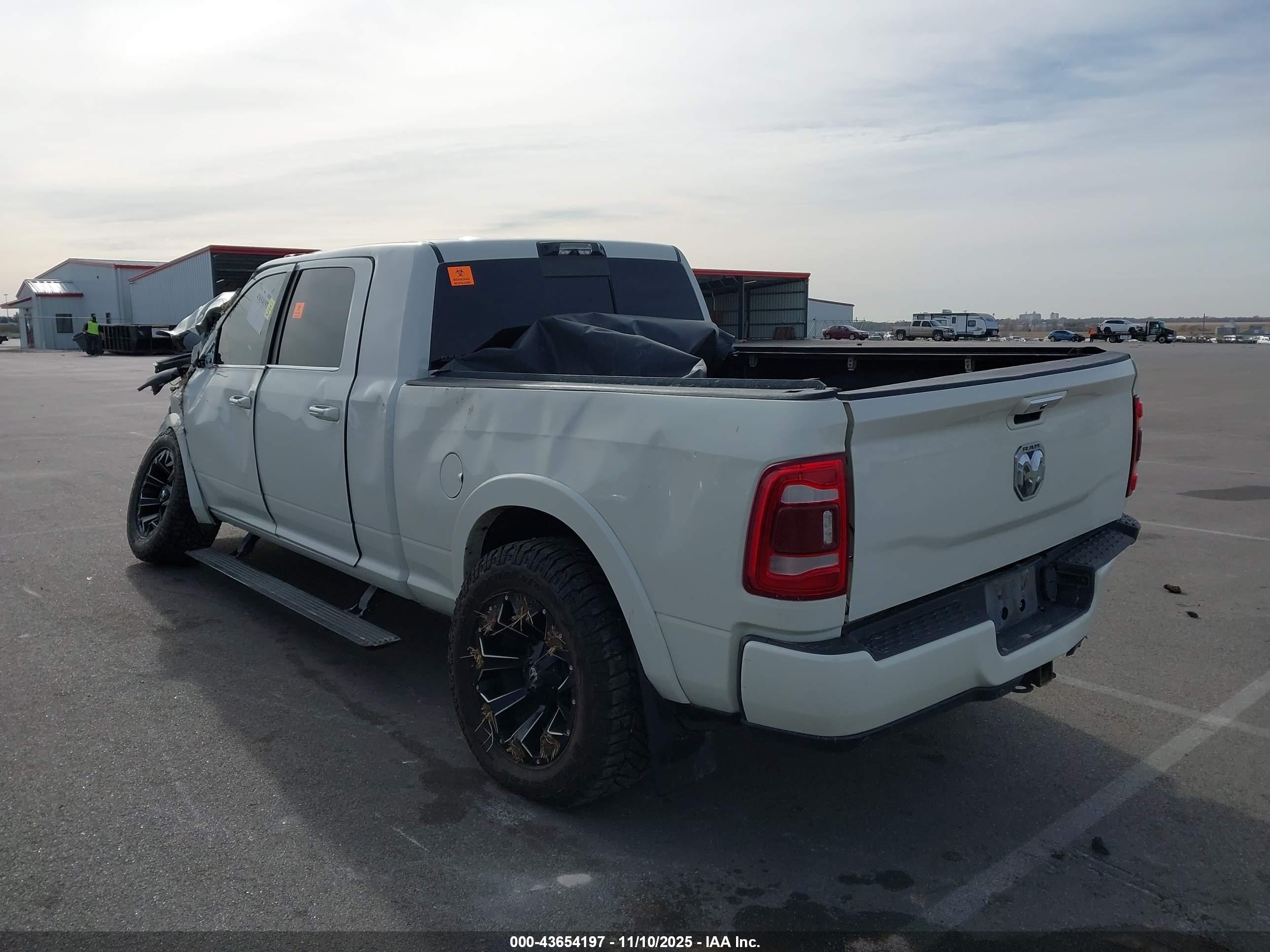 RAM 2500 image 3