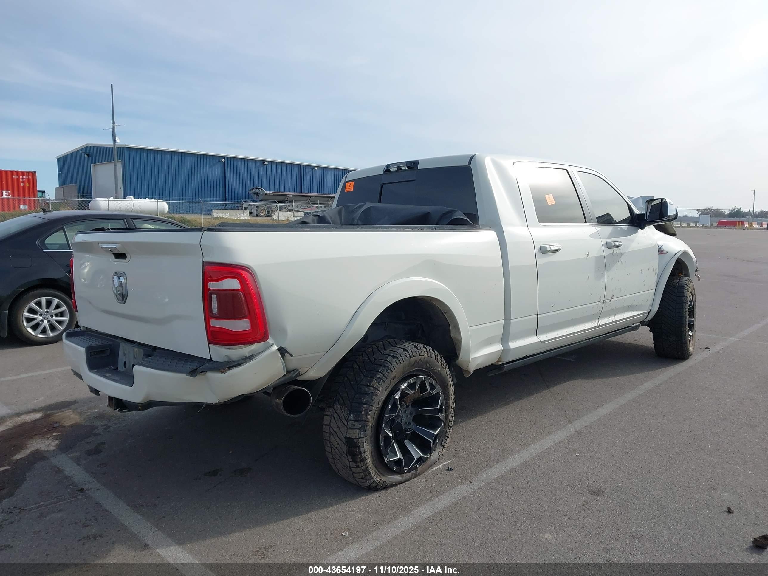 RAM 2500 image 4