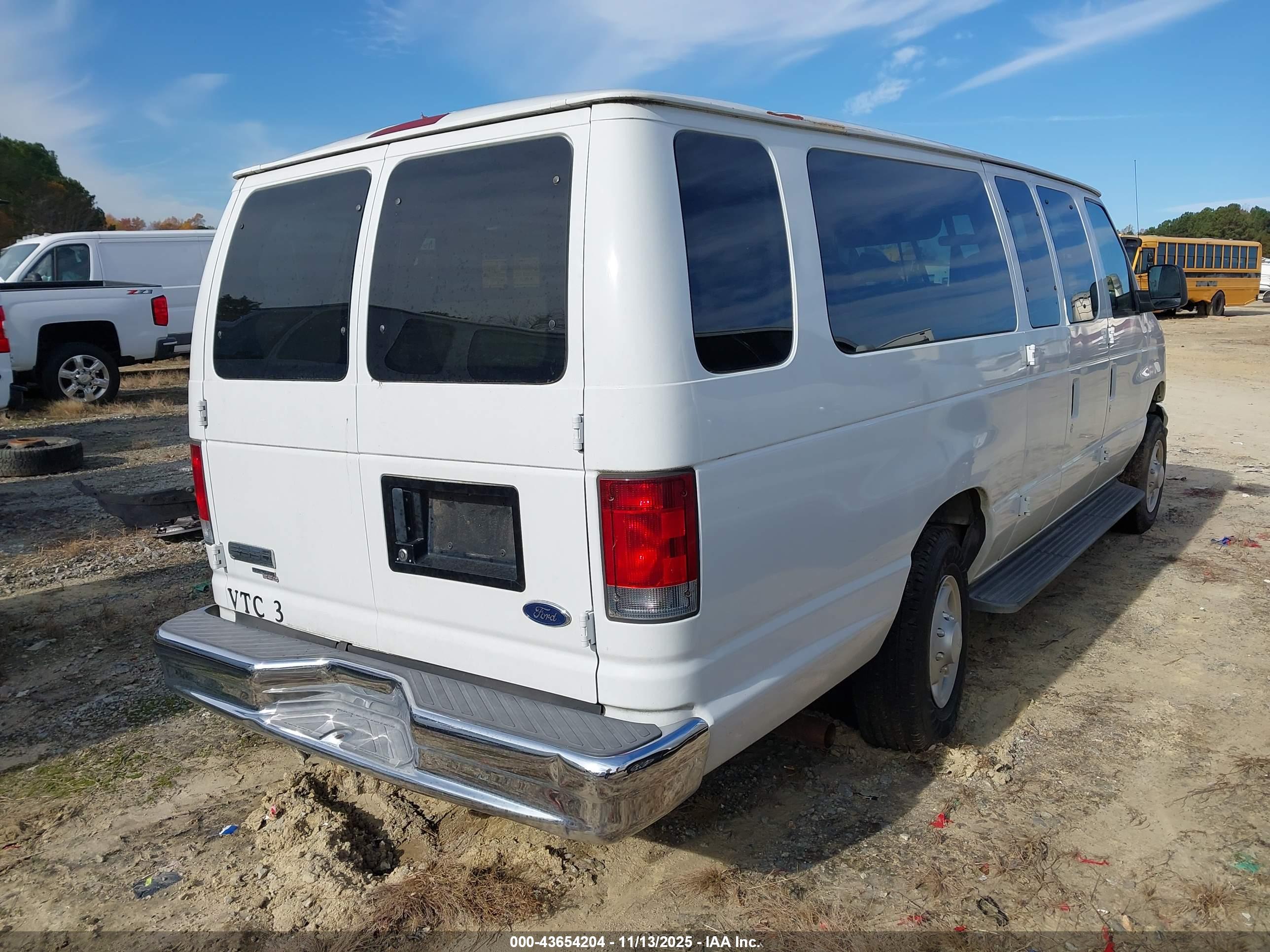 FORD ECONOLINE image 4