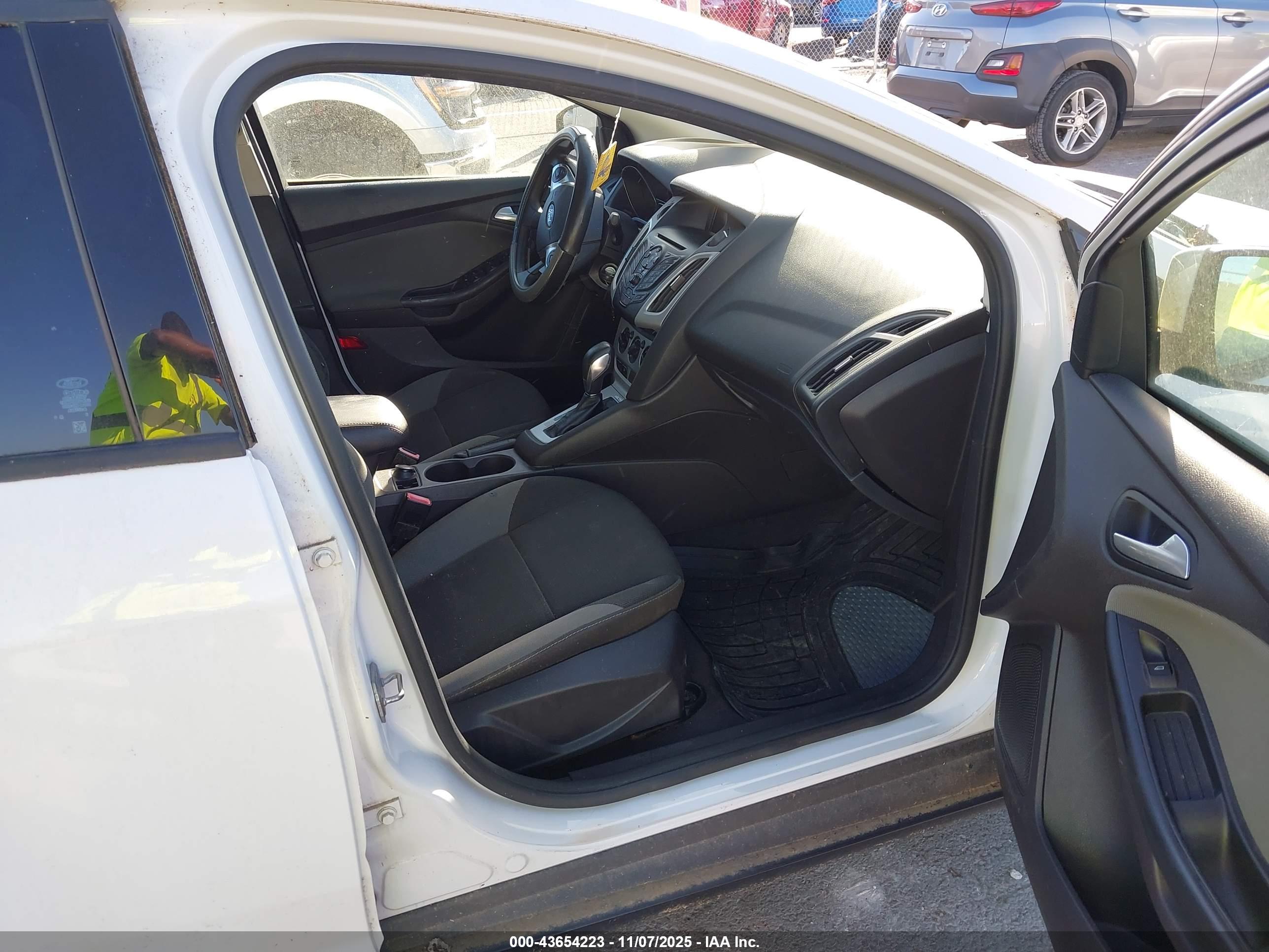FORD FOCUS image 5