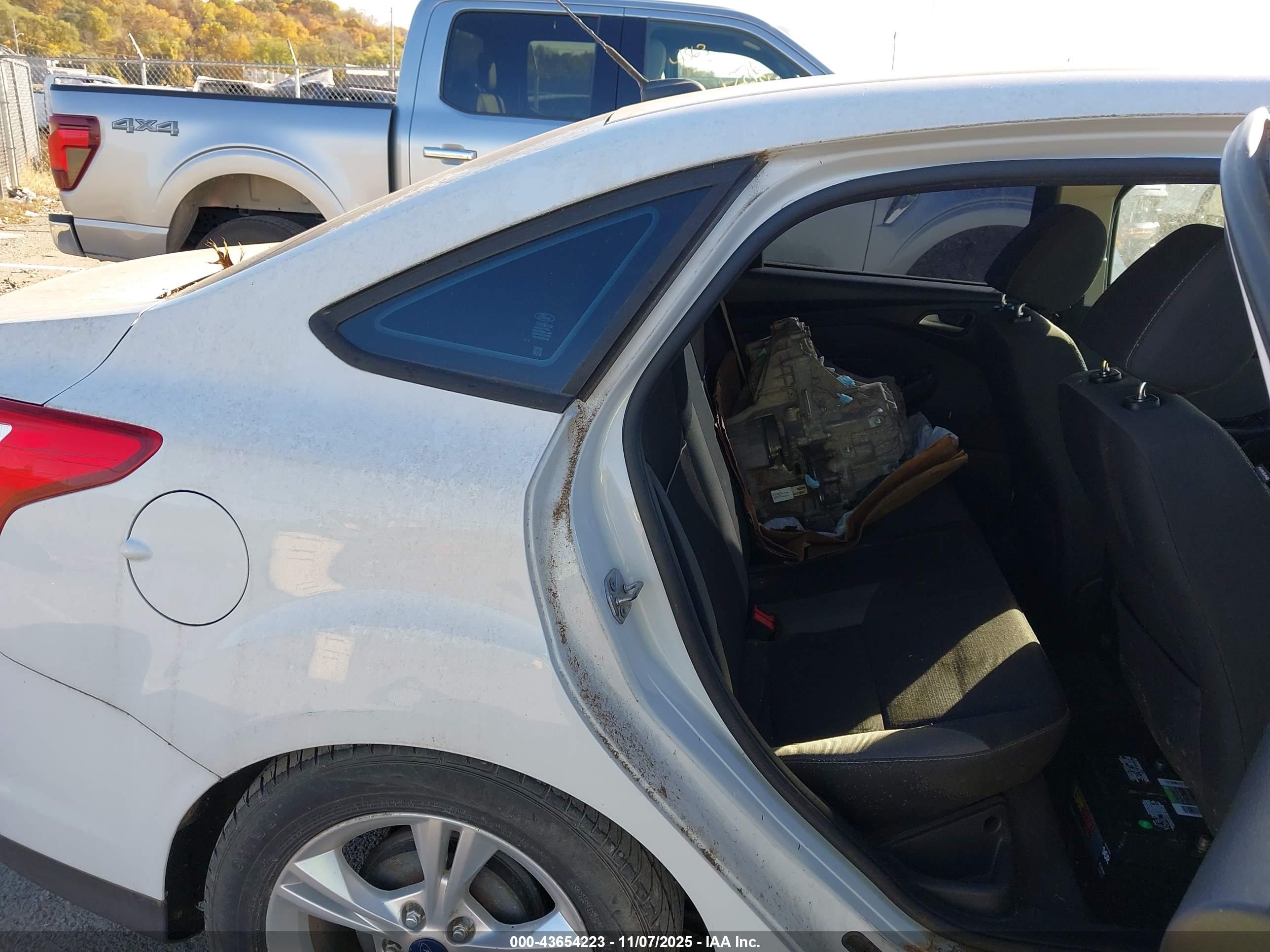 FORD FOCUS image 8