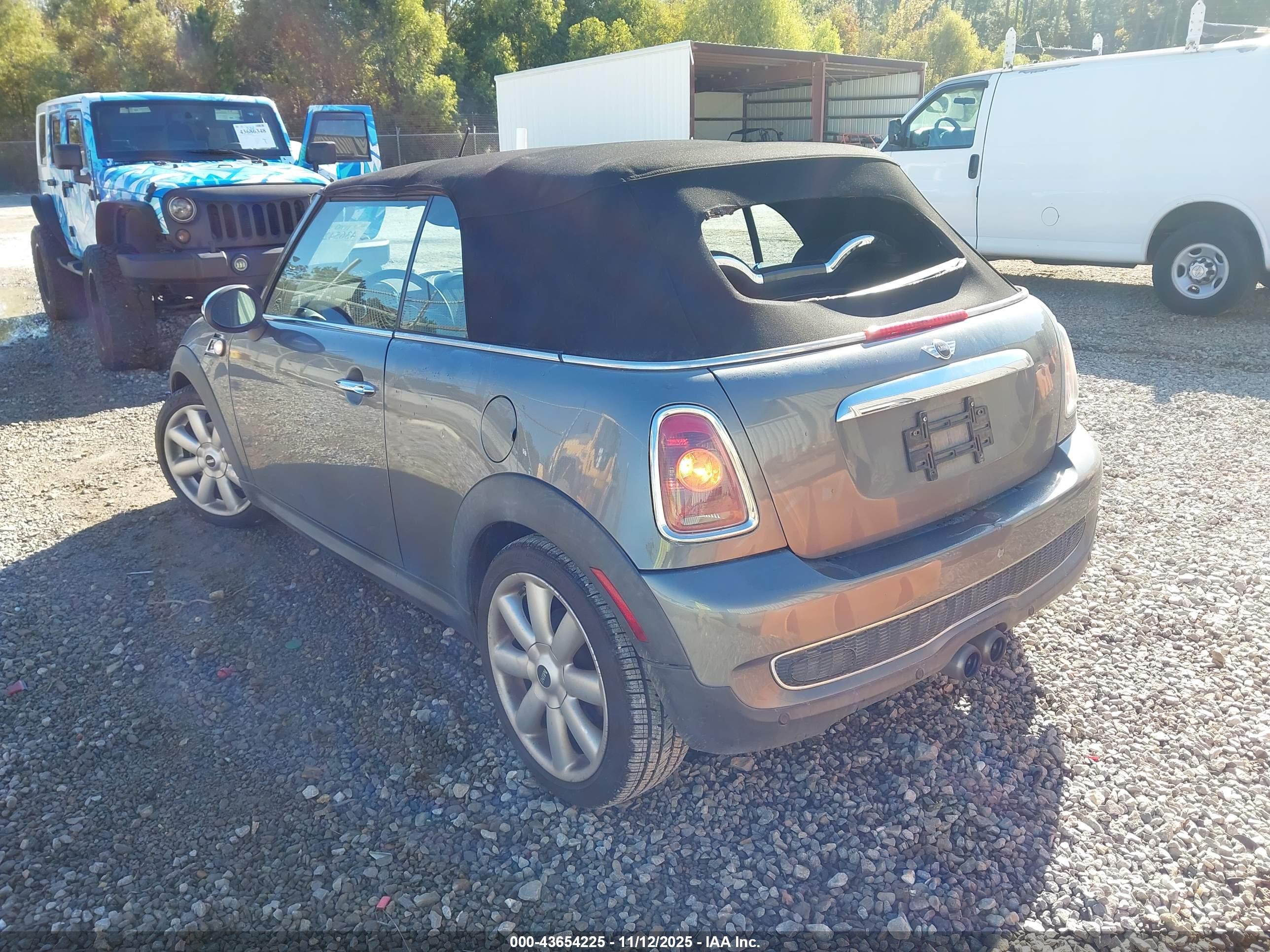 MINI COOPER image 3