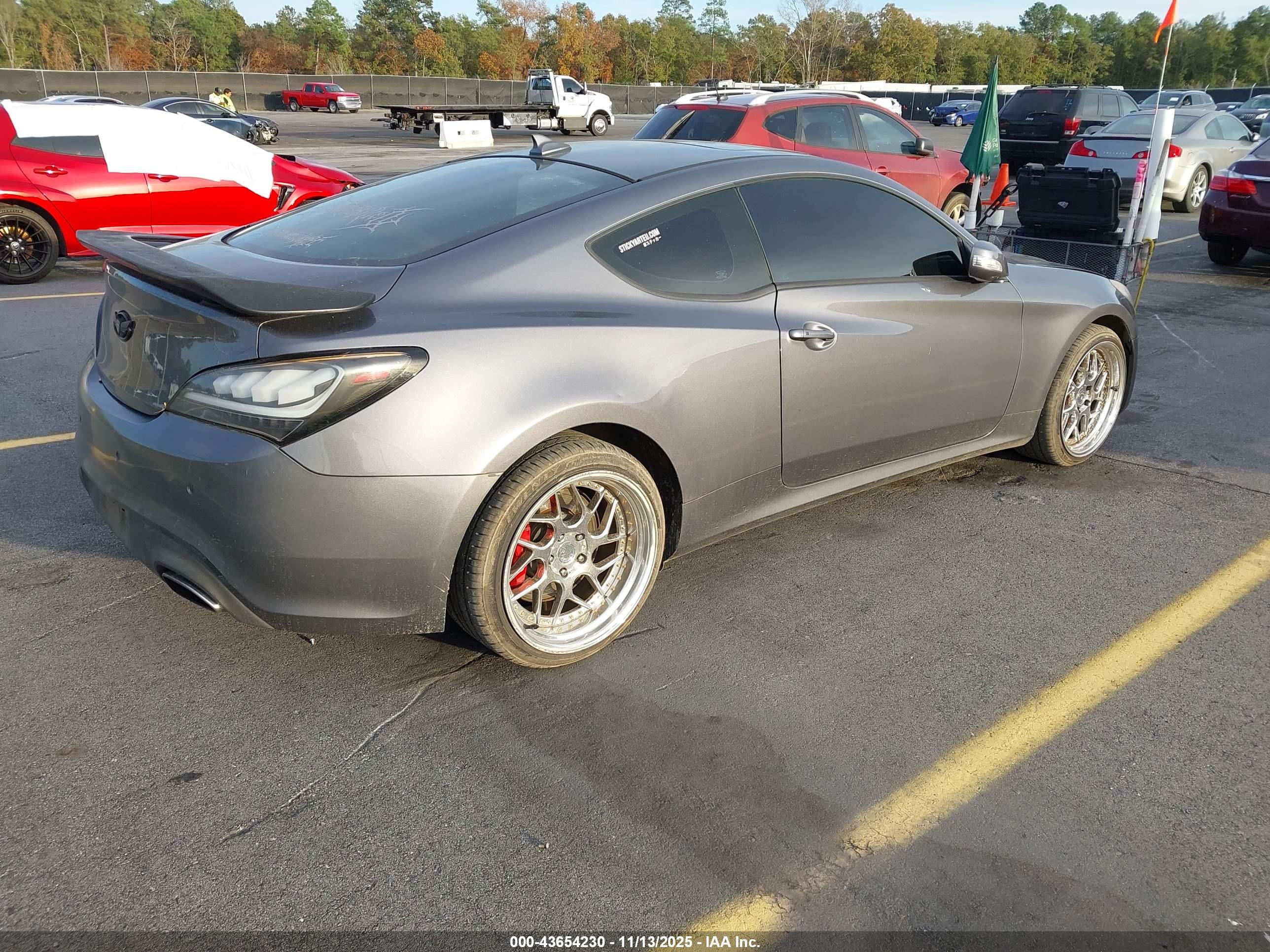 HYUNDAI GENESIS image 4