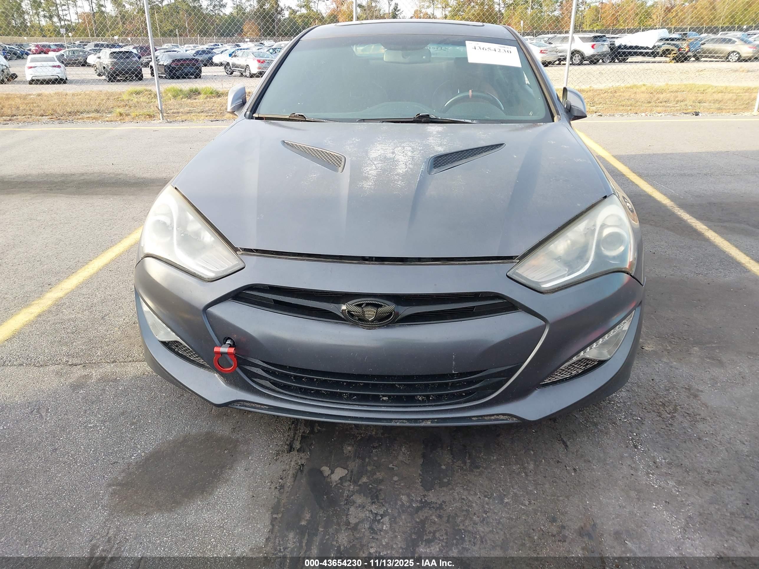 HYUNDAI GENESIS image 6