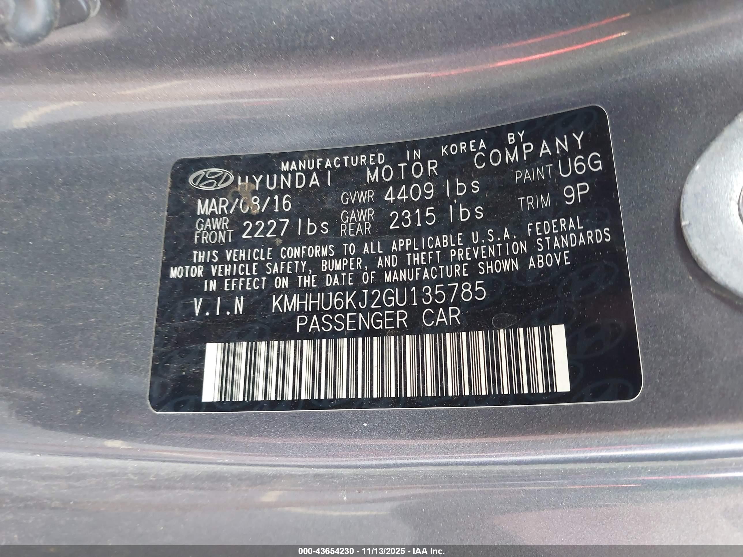 HYUNDAI GENESIS image 9