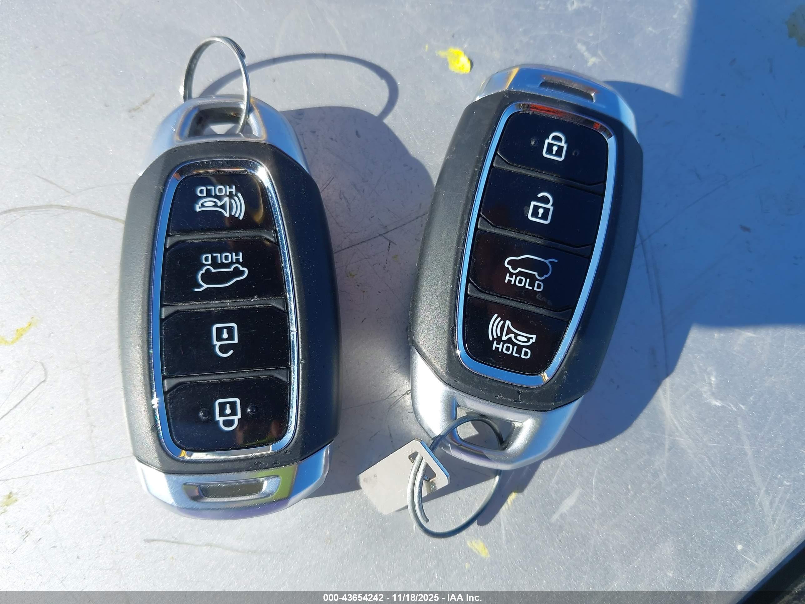 HYUNDAI SANTA image 11