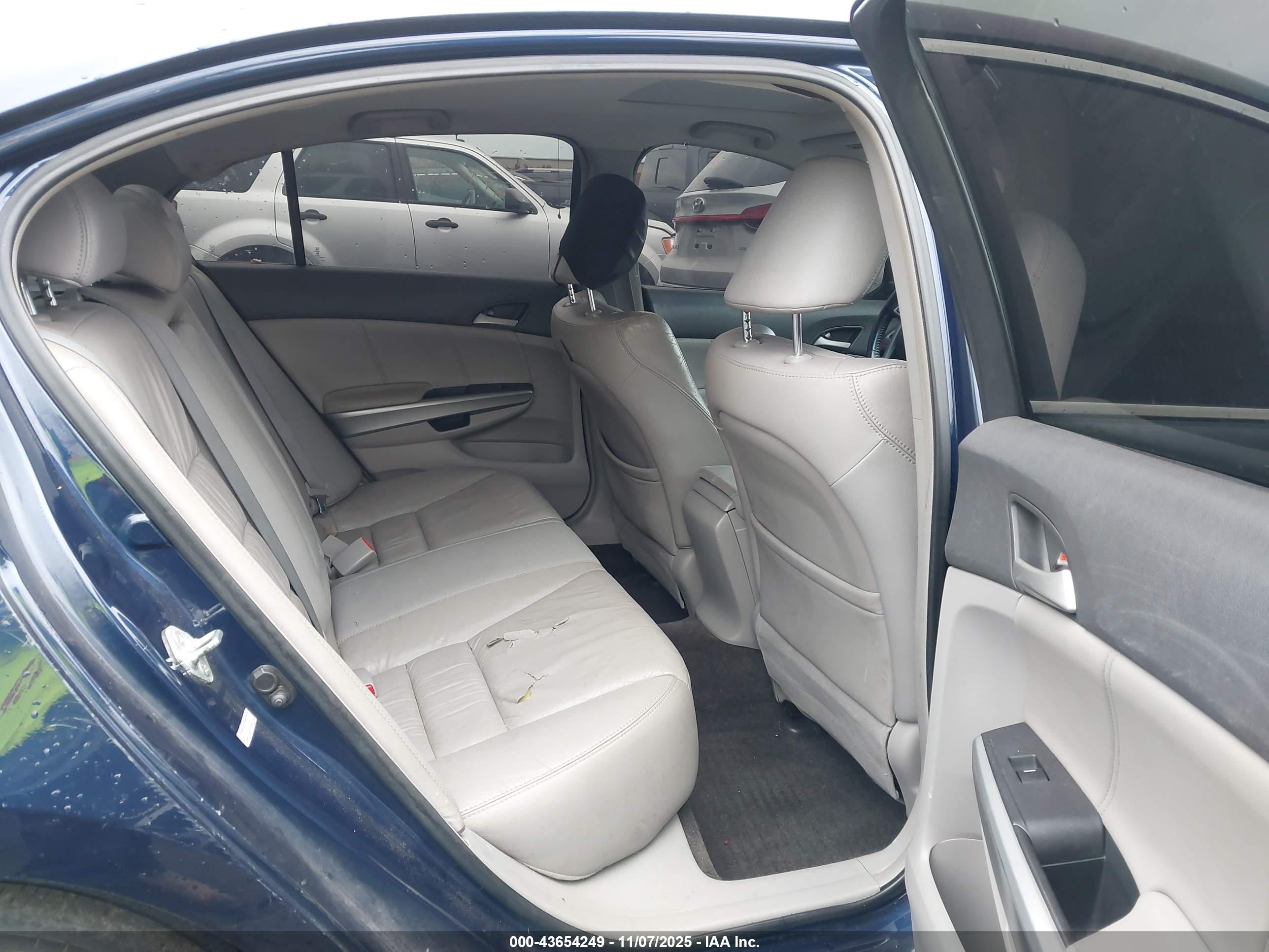 HONDA ACCORD image 8