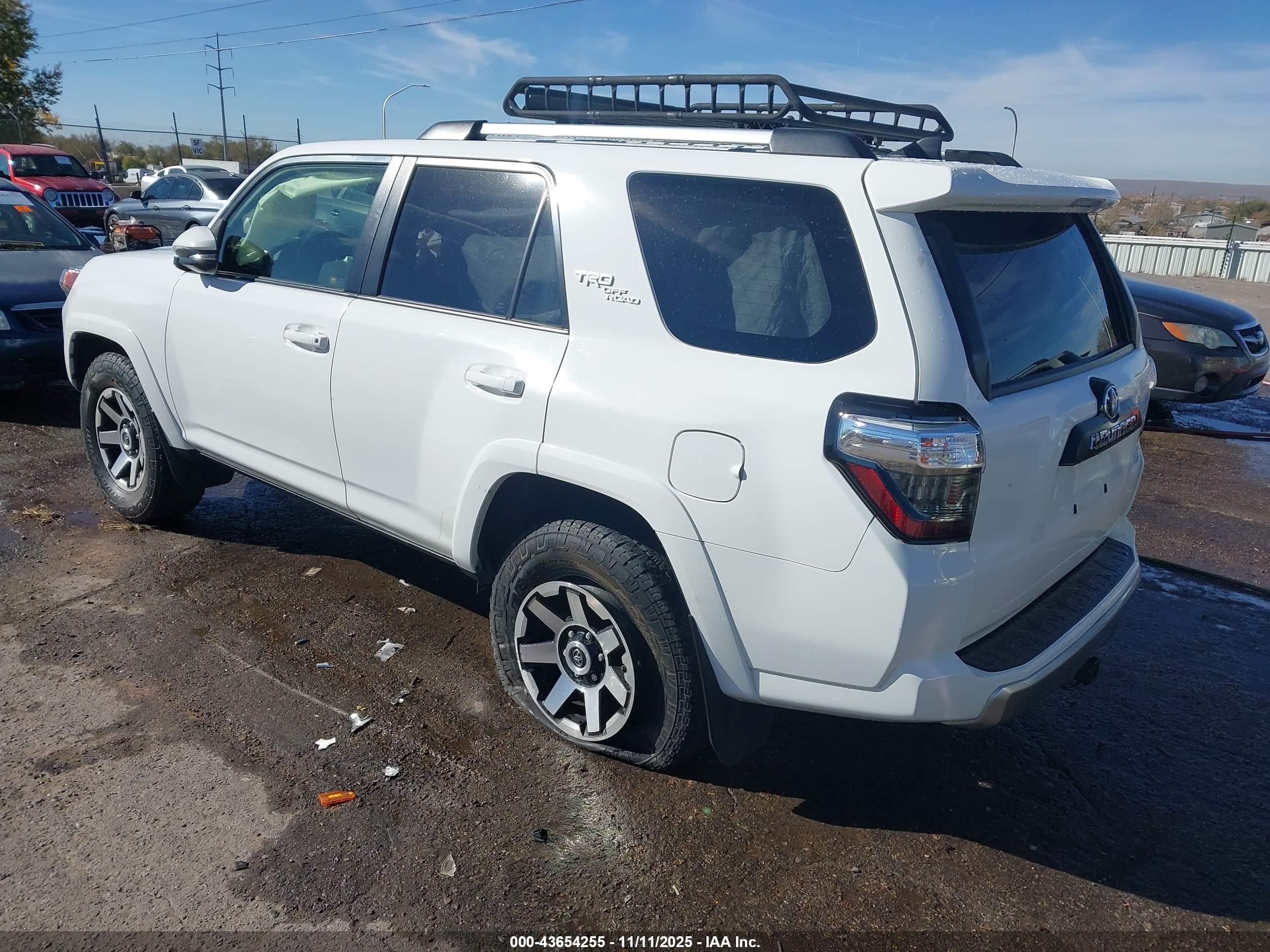 TOYOTA 4RUNNER image 3