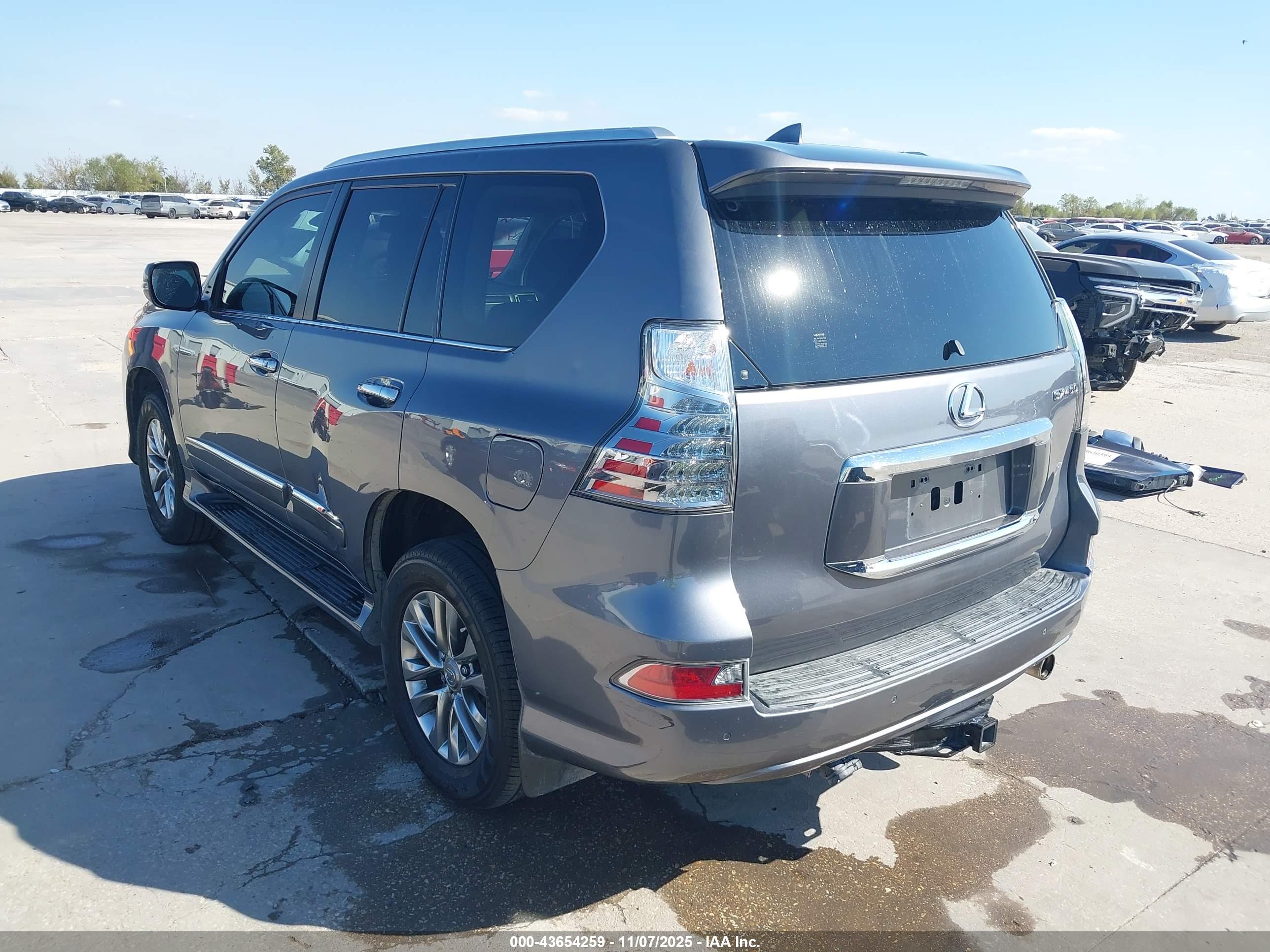 LEXUS GX image 3