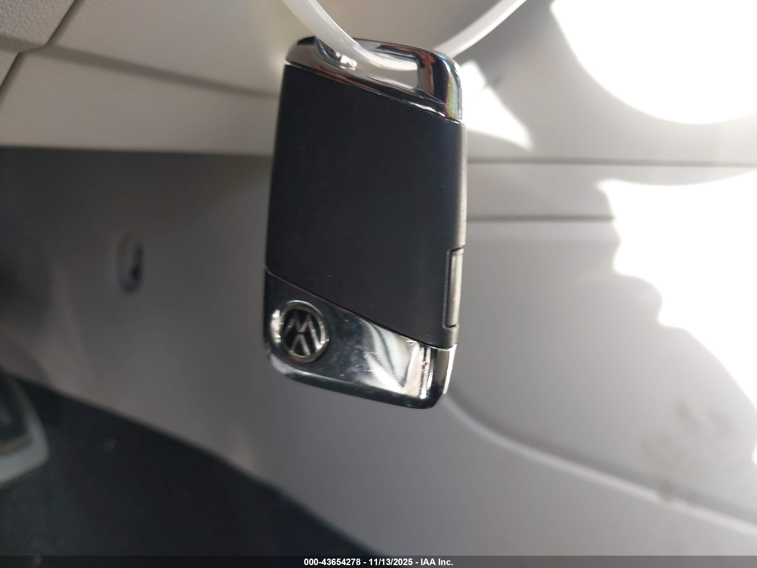 VOLKSWAGEN ATLAS image 11