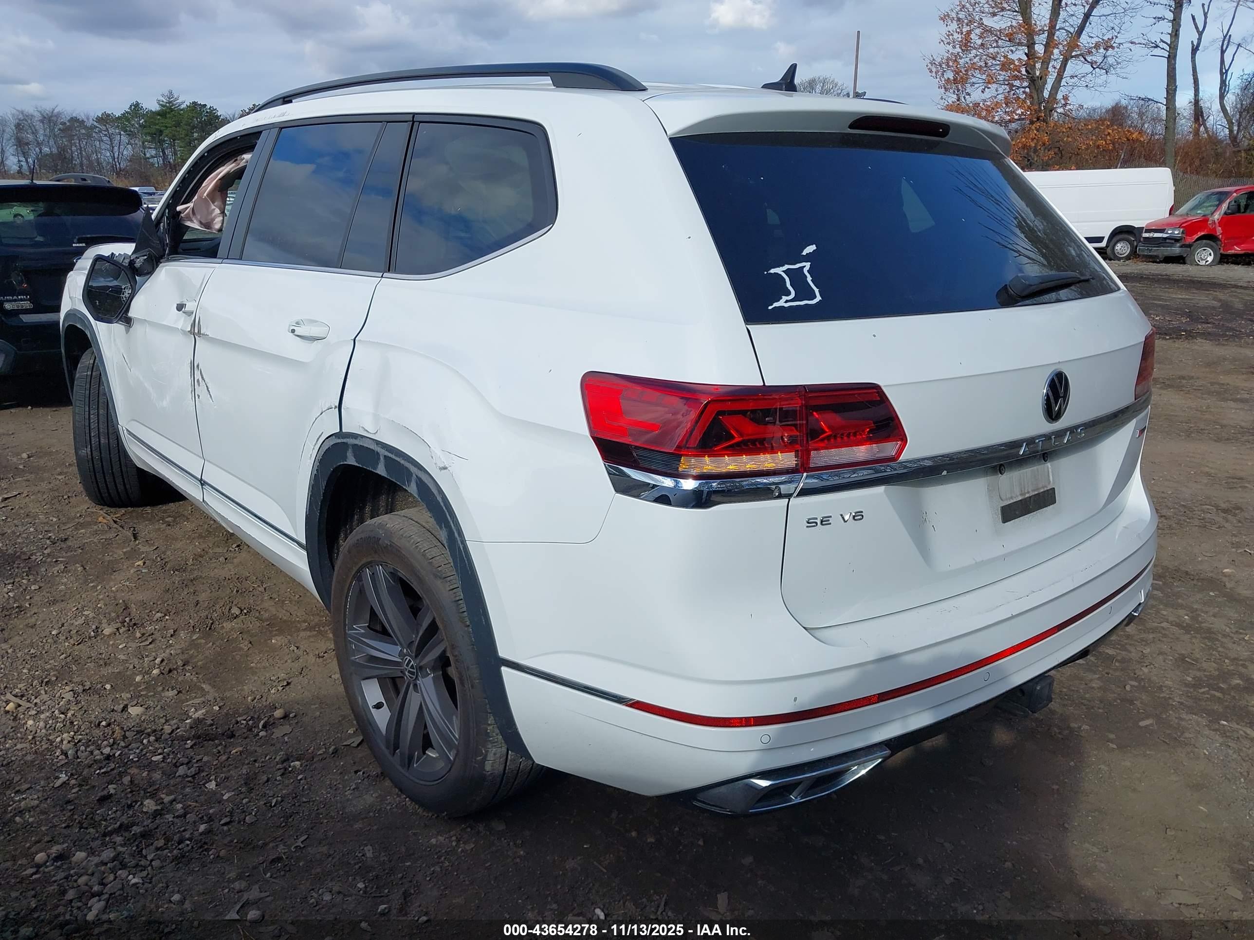 VOLKSWAGEN ATLAS image 3