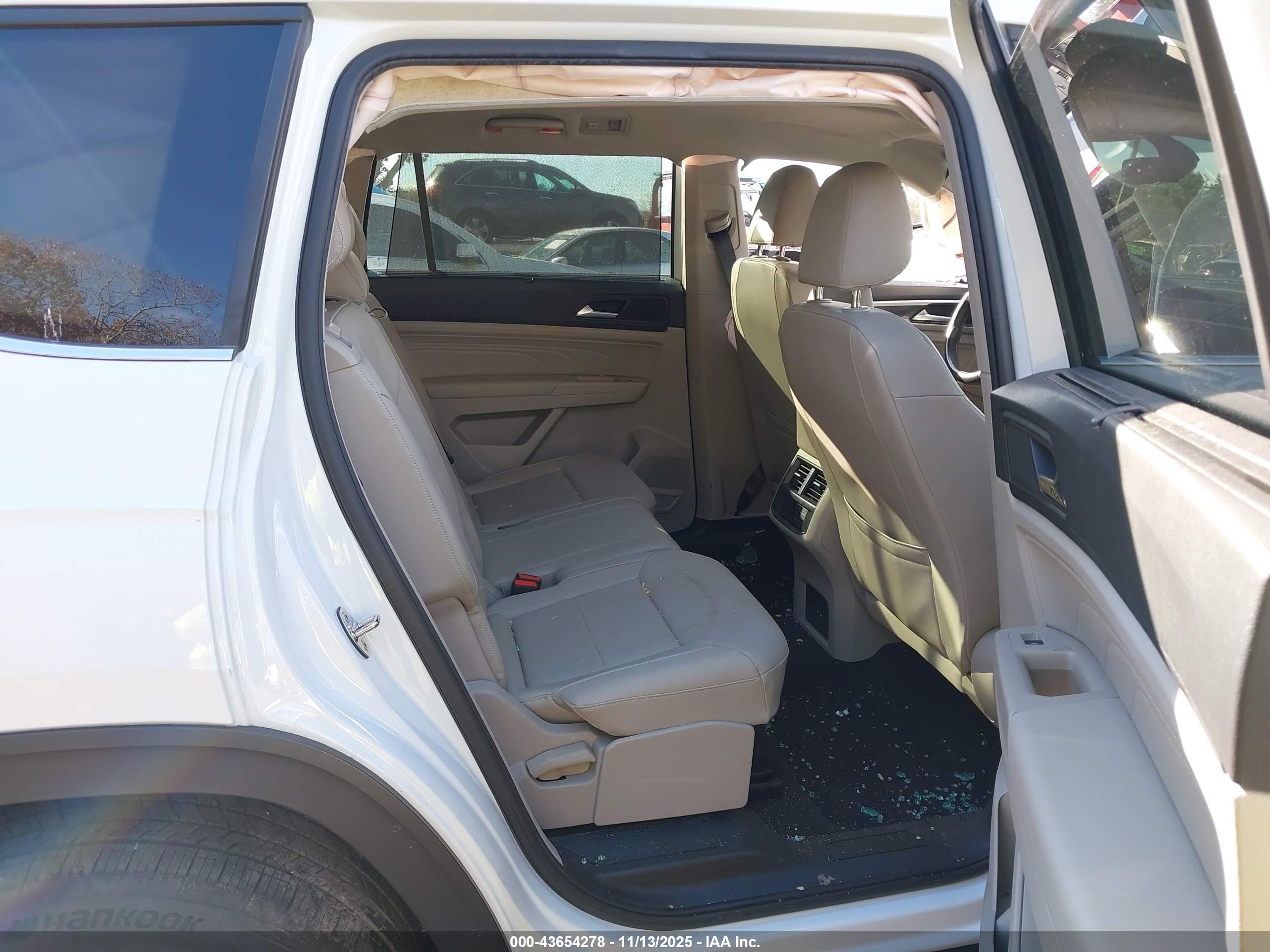 VOLKSWAGEN ATLAS image 8