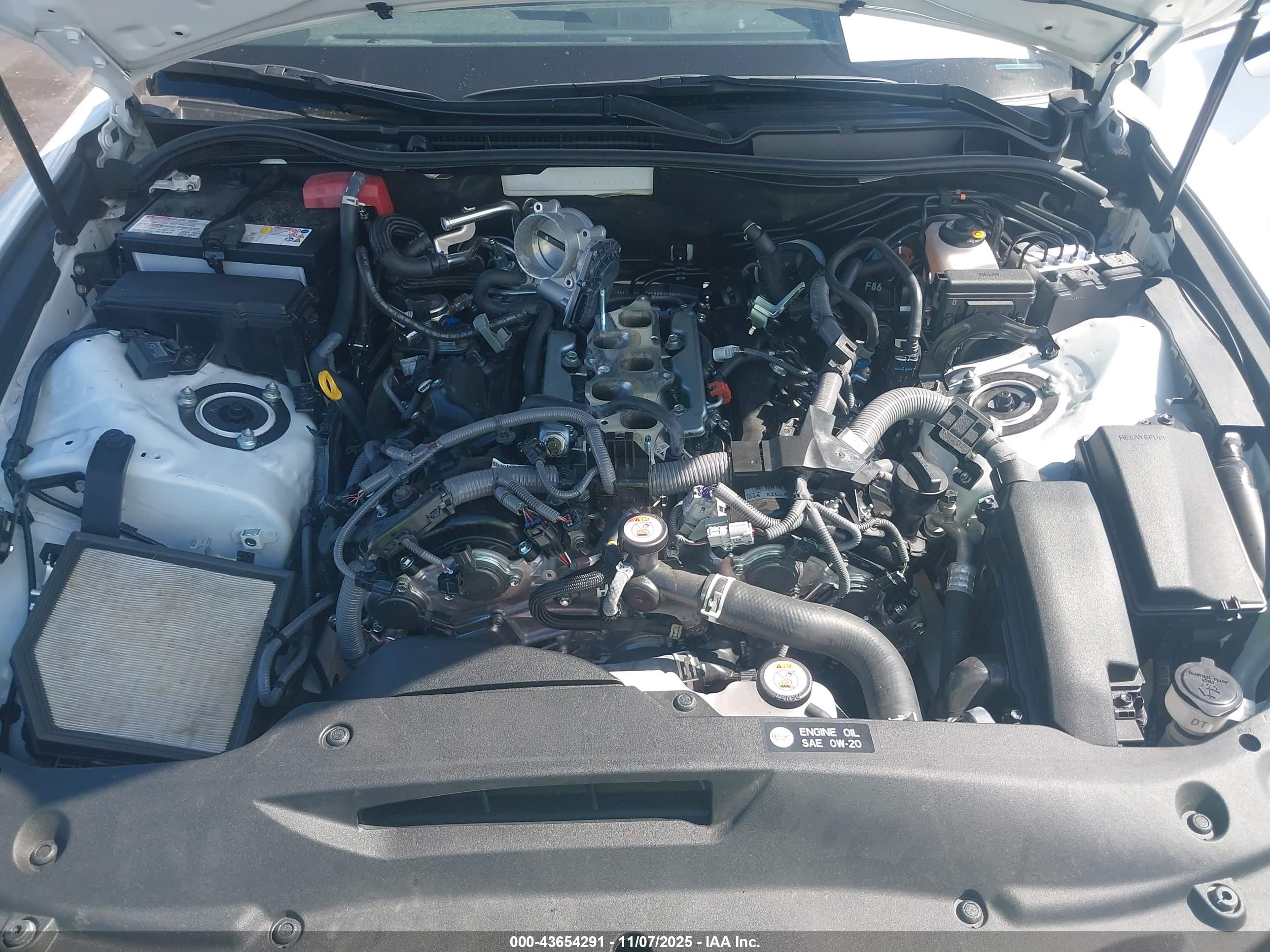 LEXUS IS image 10