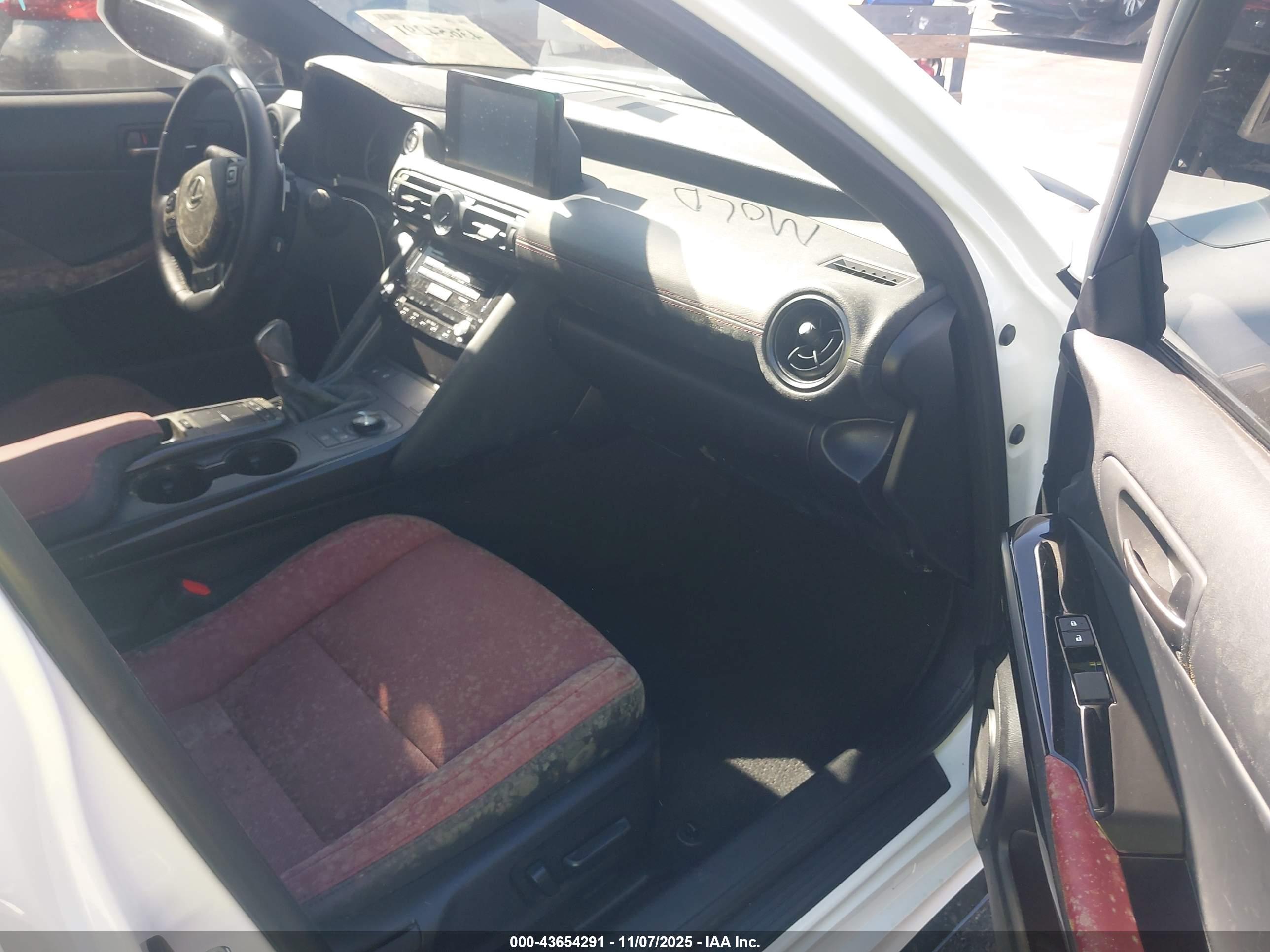 LEXUS IS image 5