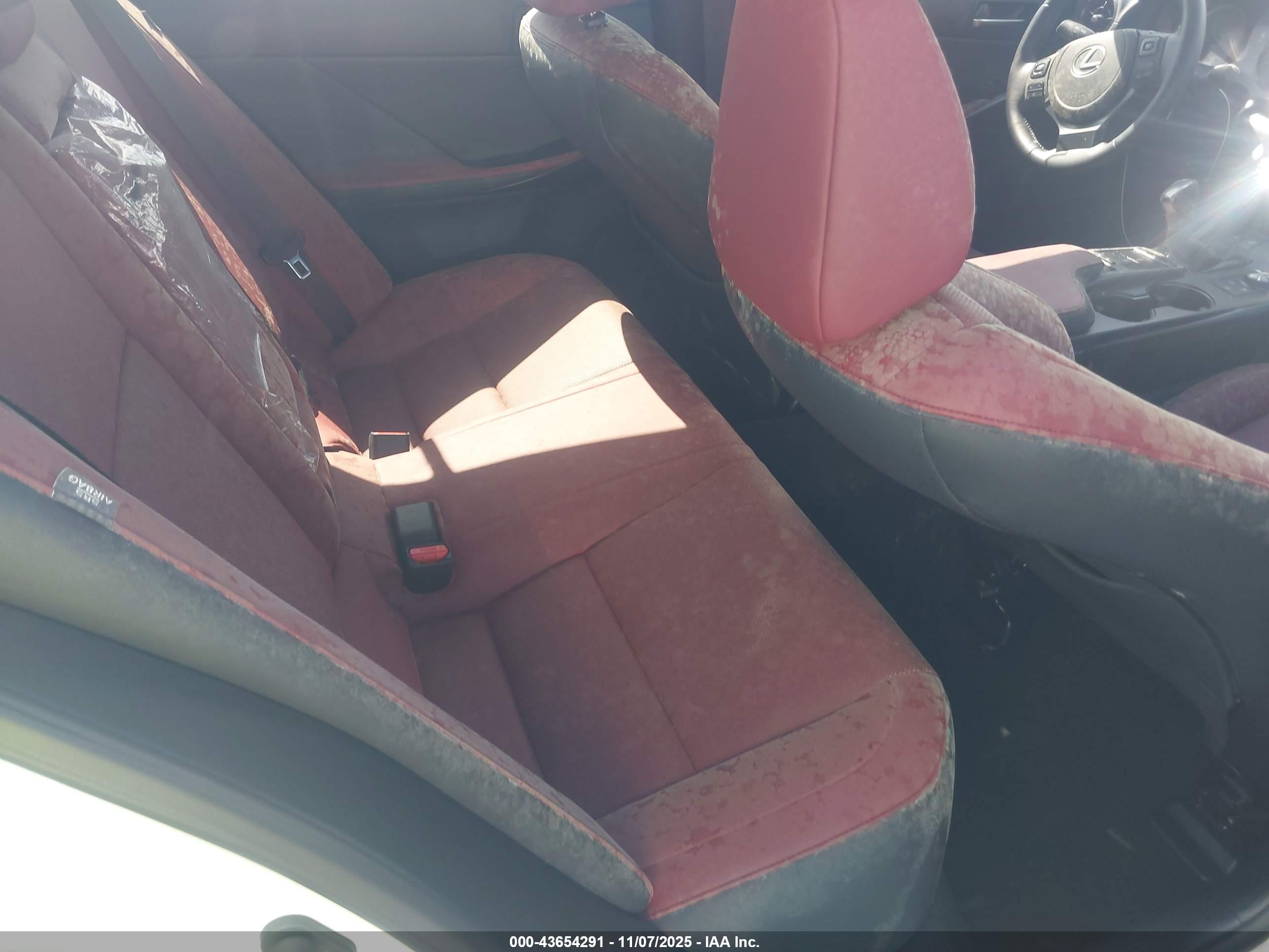 LEXUS IS image 8