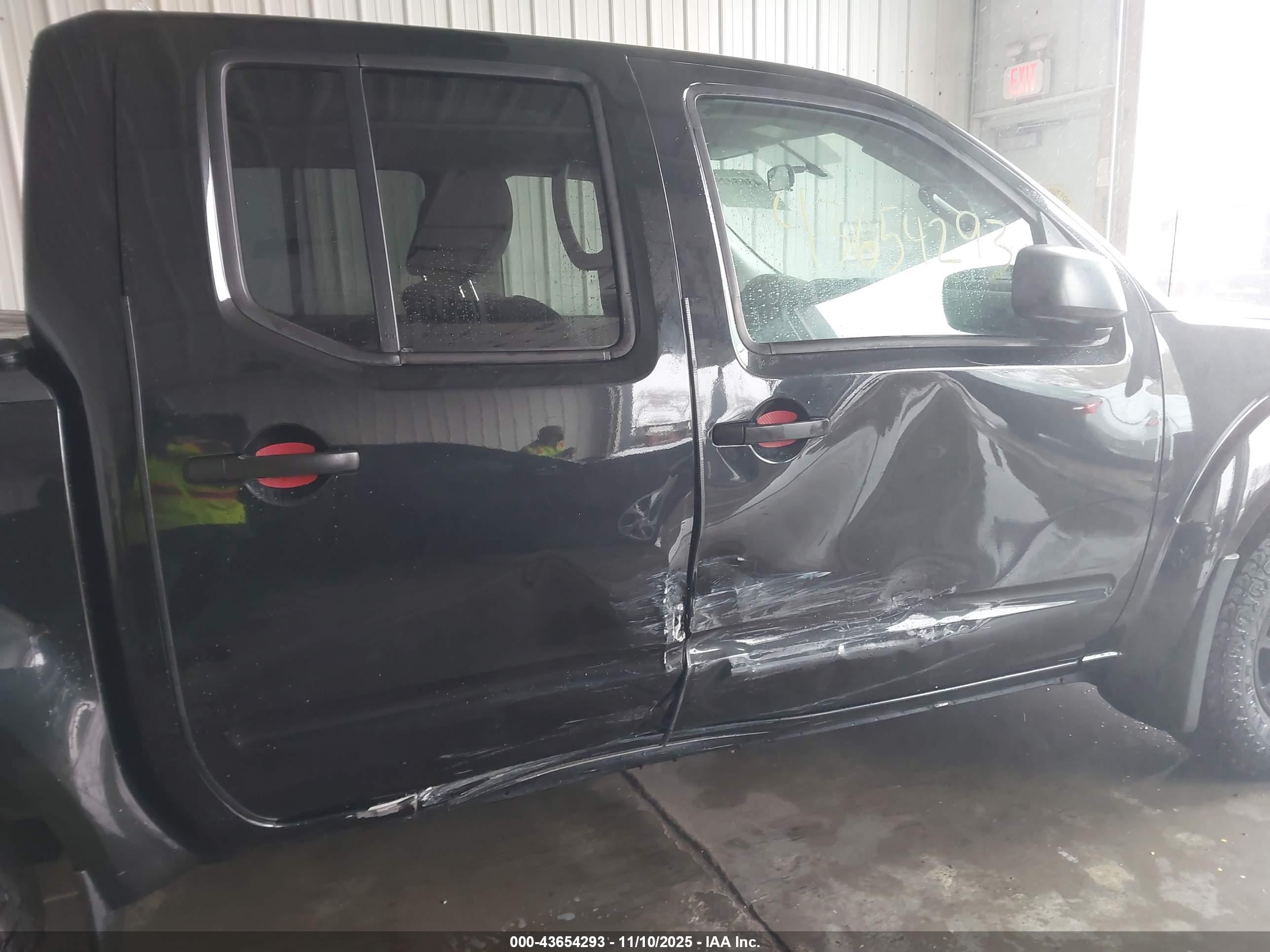 NISSAN FRONTIER image 6
