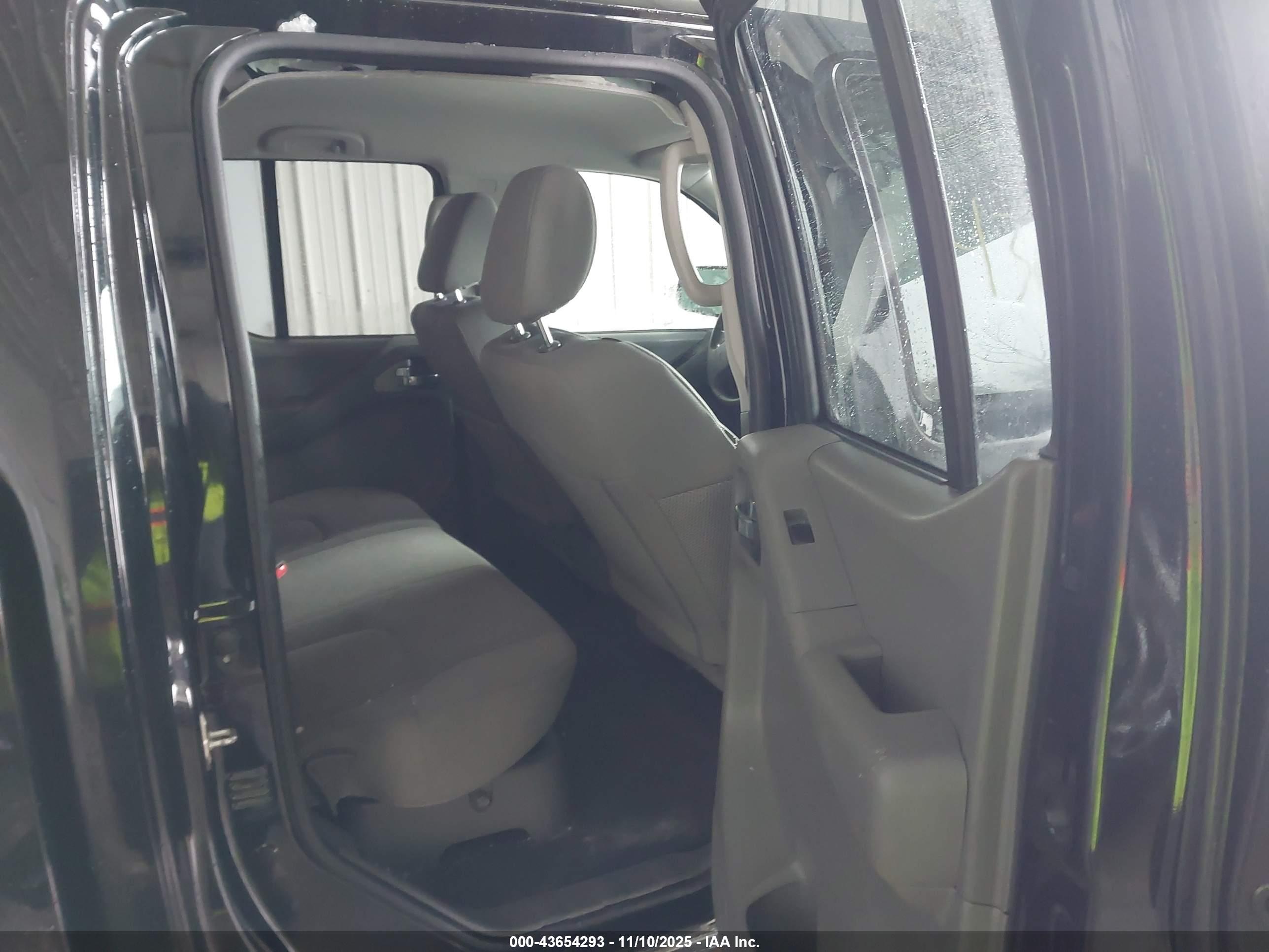 NISSAN FRONTIER image 8