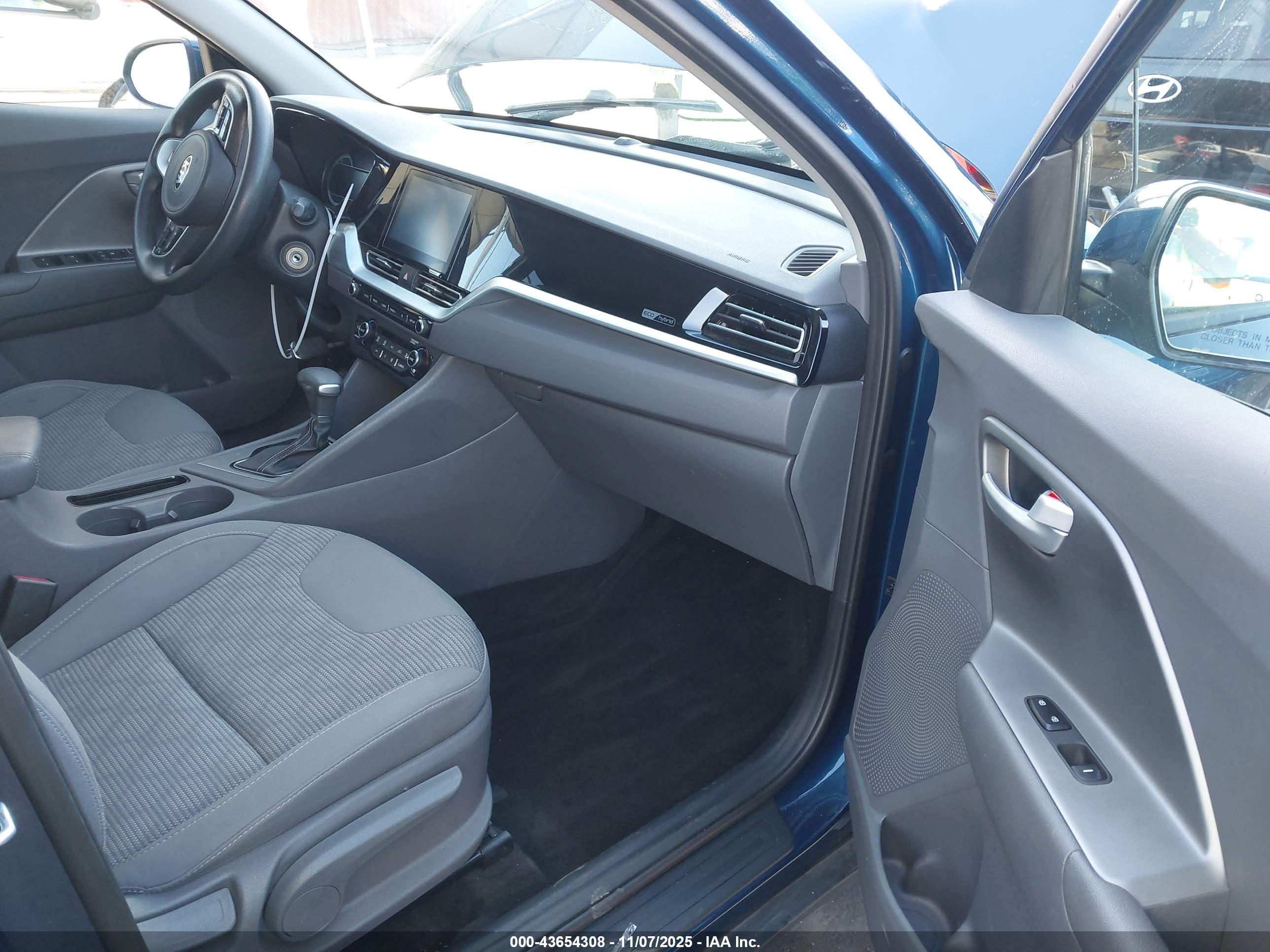 KIA NIRO image 5