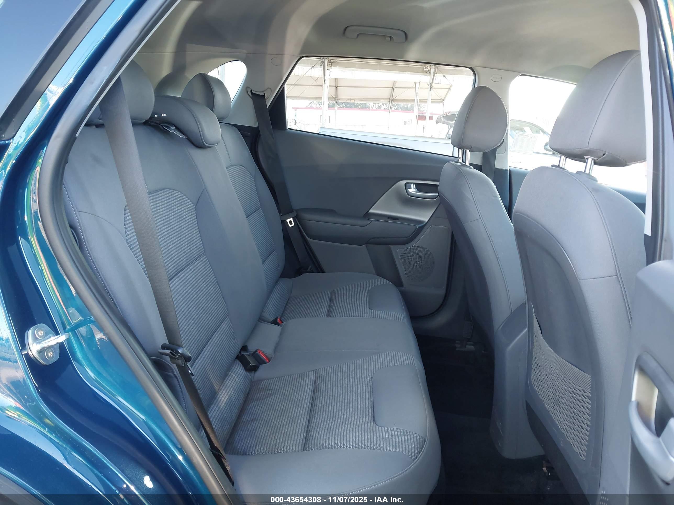 KIA NIRO image 8