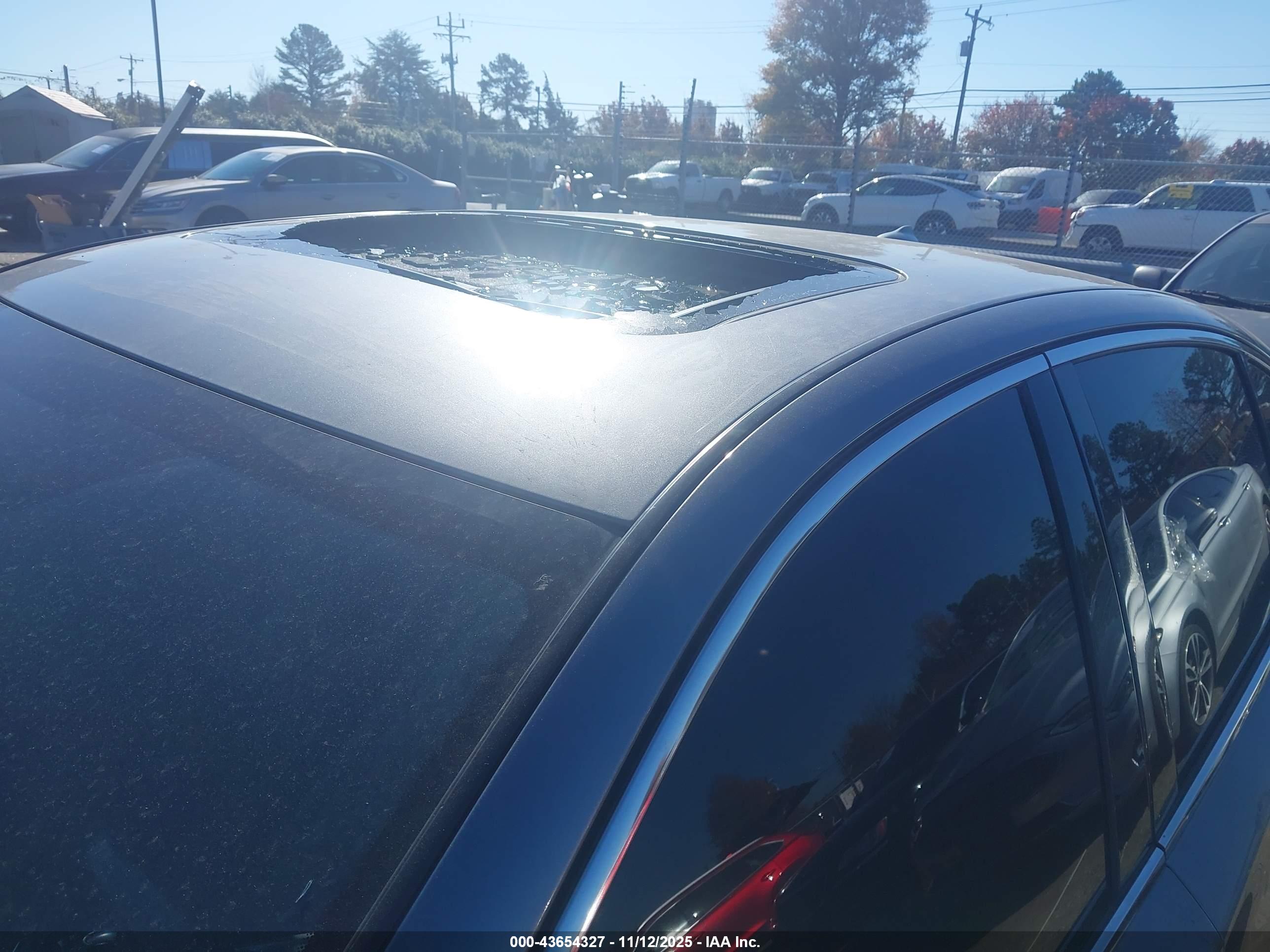 INFINITI Q50 image 6