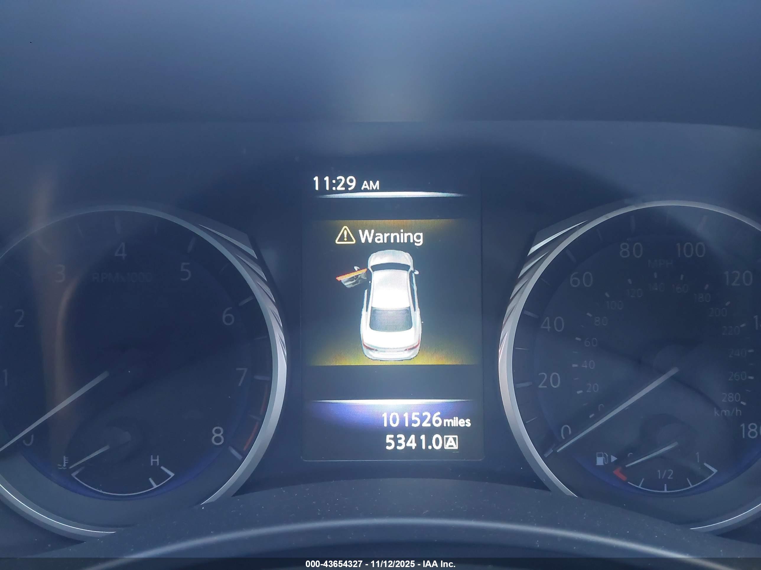 INFINITI Q50 image 7