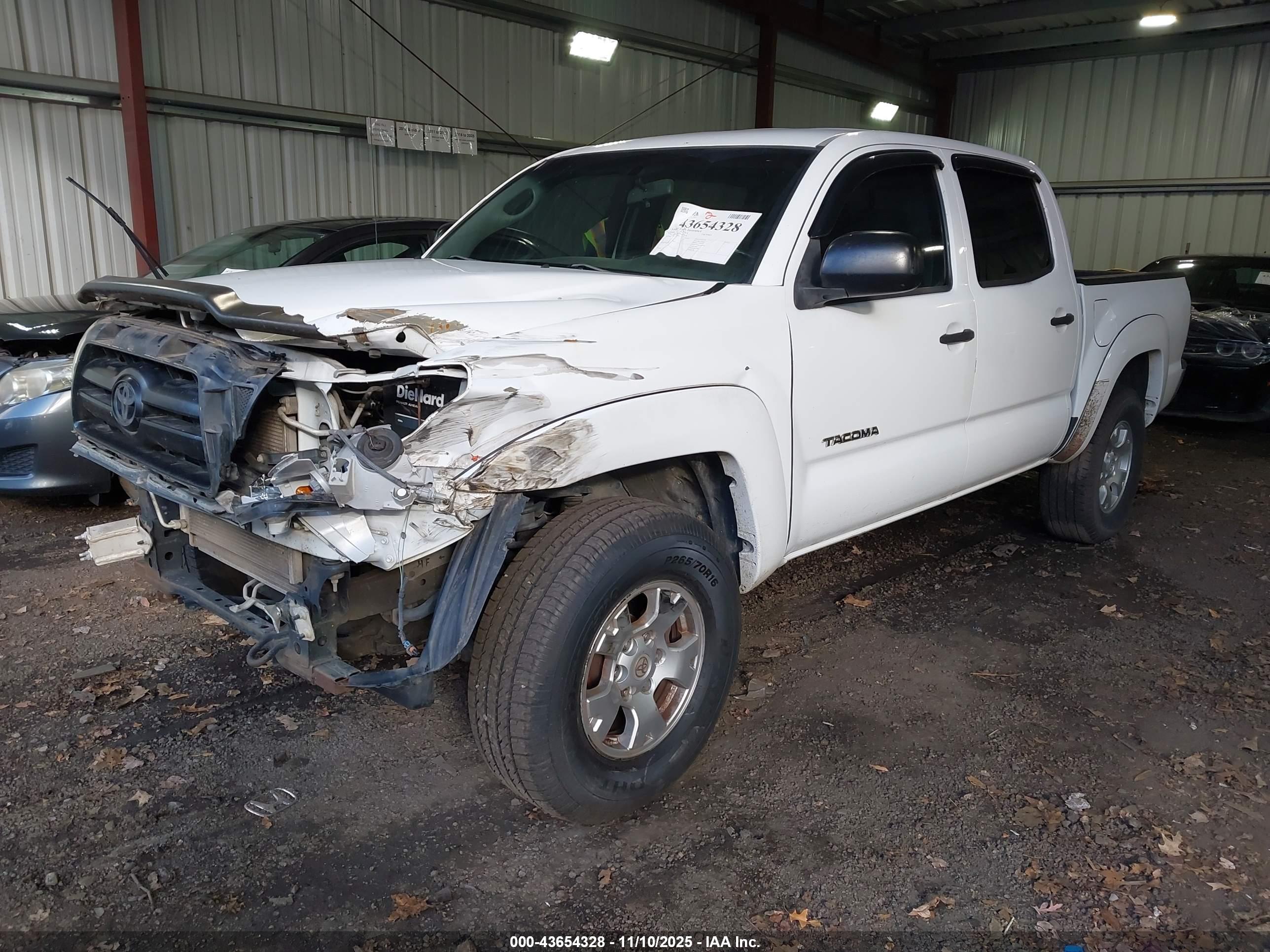TOYOTA TACOMA image 2