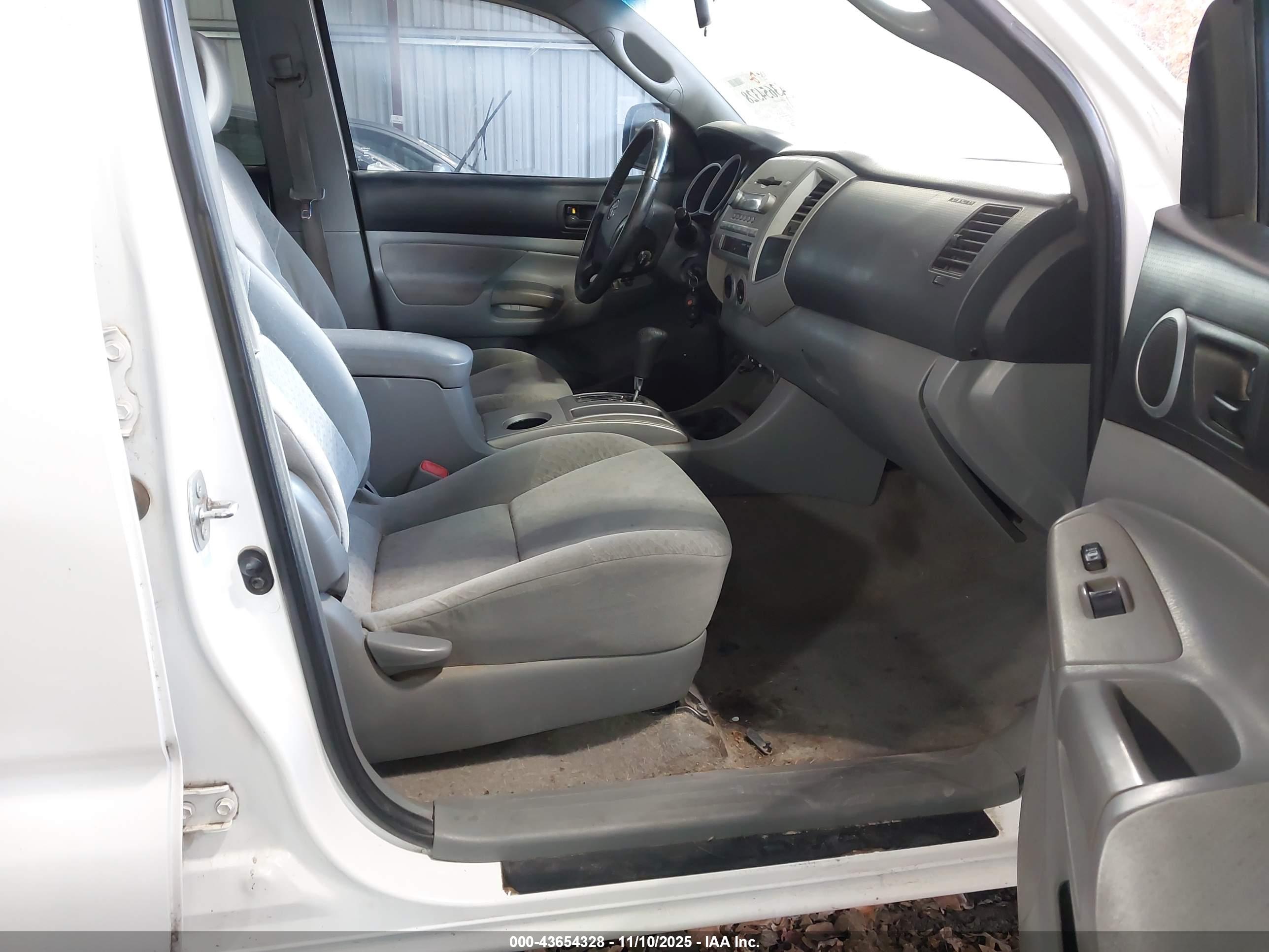 TOYOTA TACOMA image 5