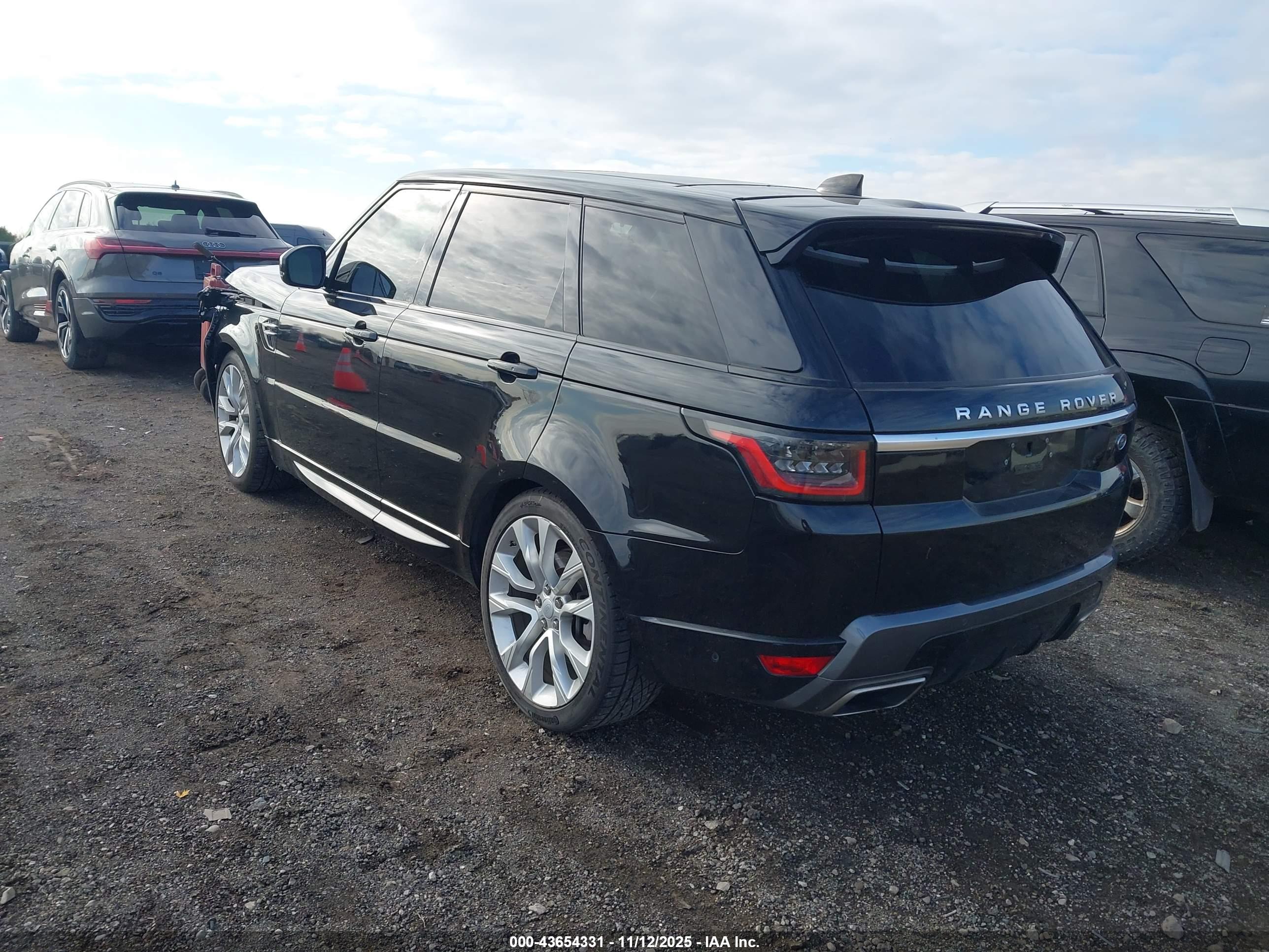LAND ROVER image 3