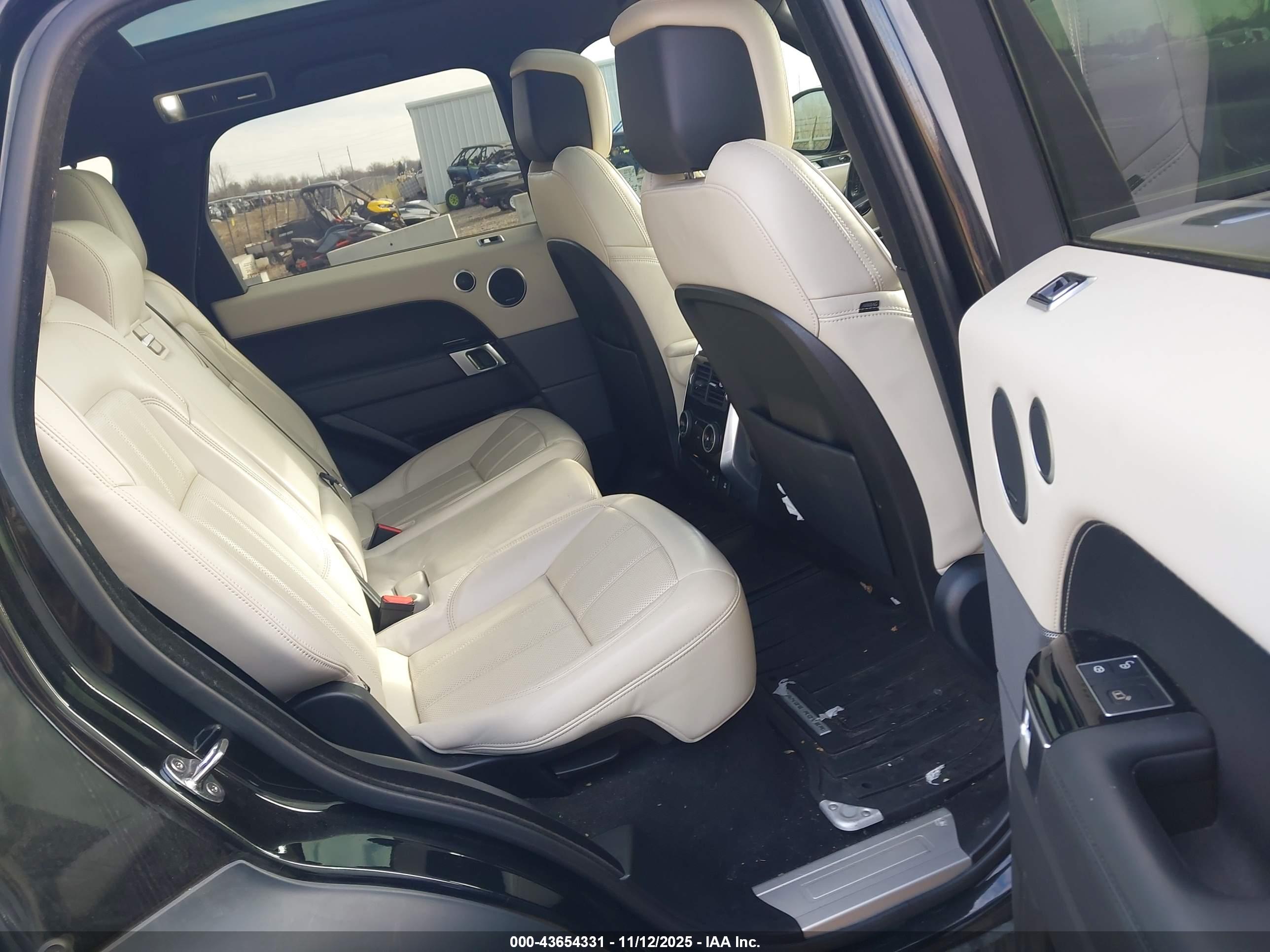 LAND ROVER image 8