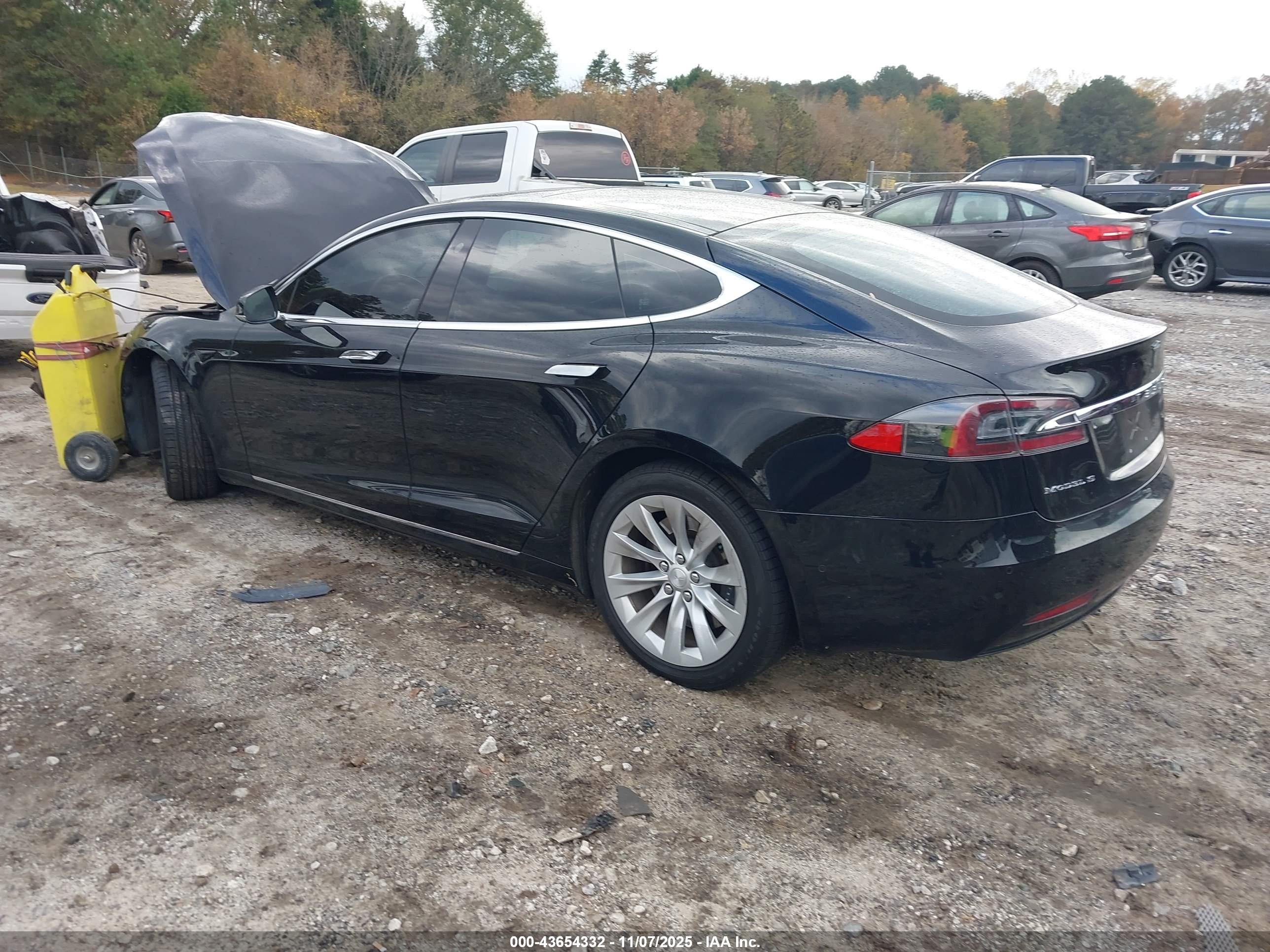 TESLA MODEL image 3