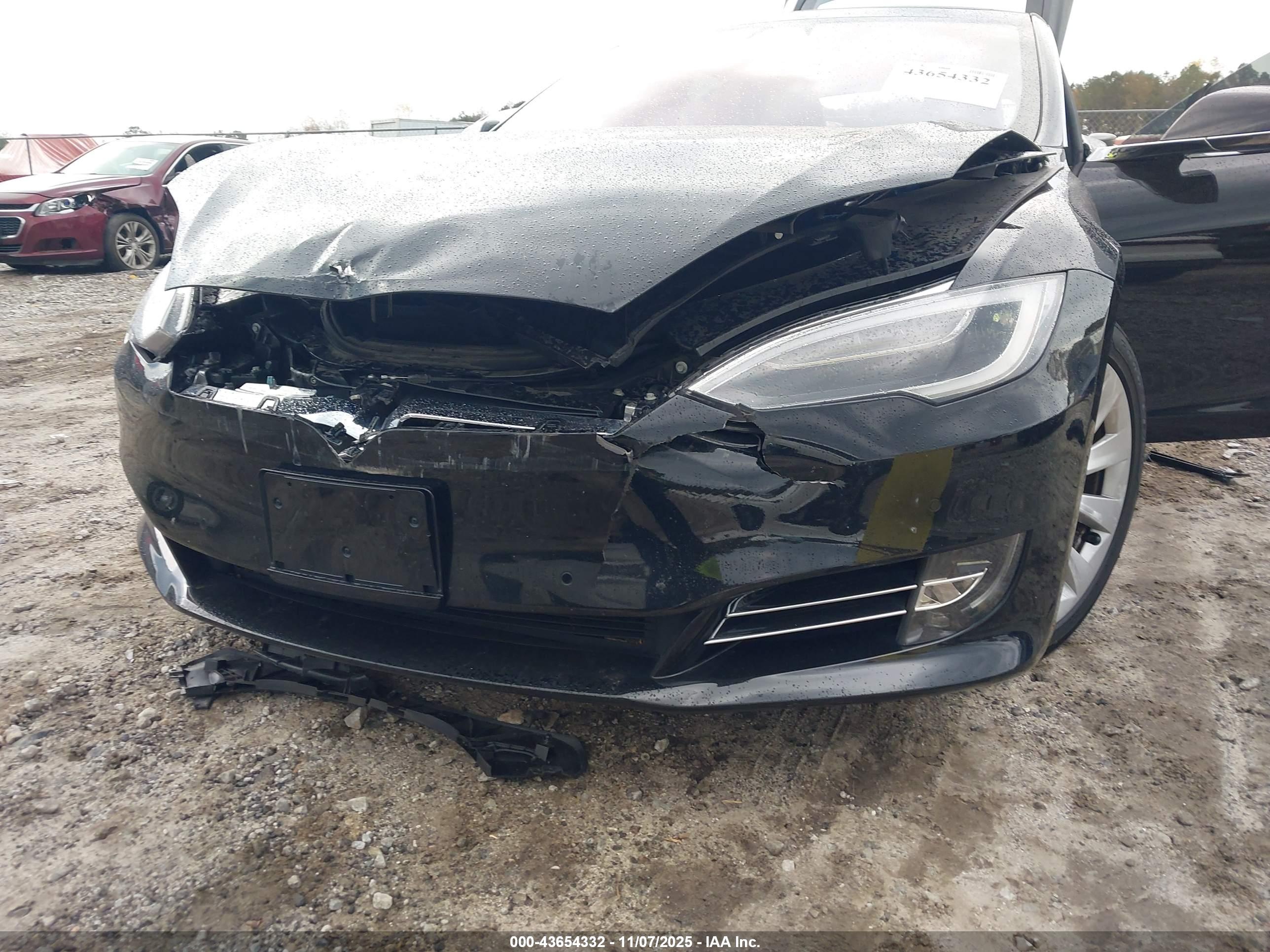 TESLA MODEL image 6