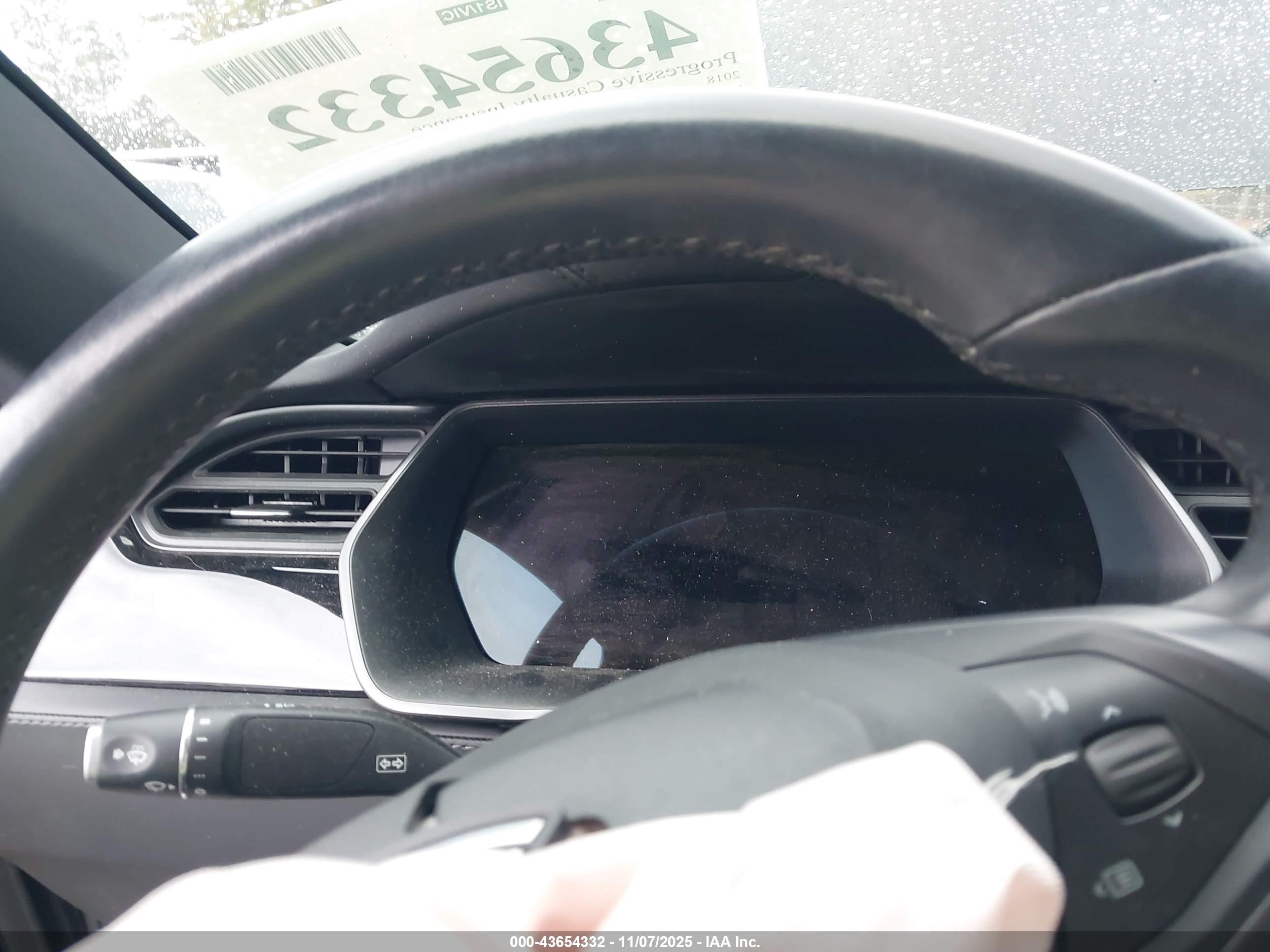 TESLA MODEL image 7