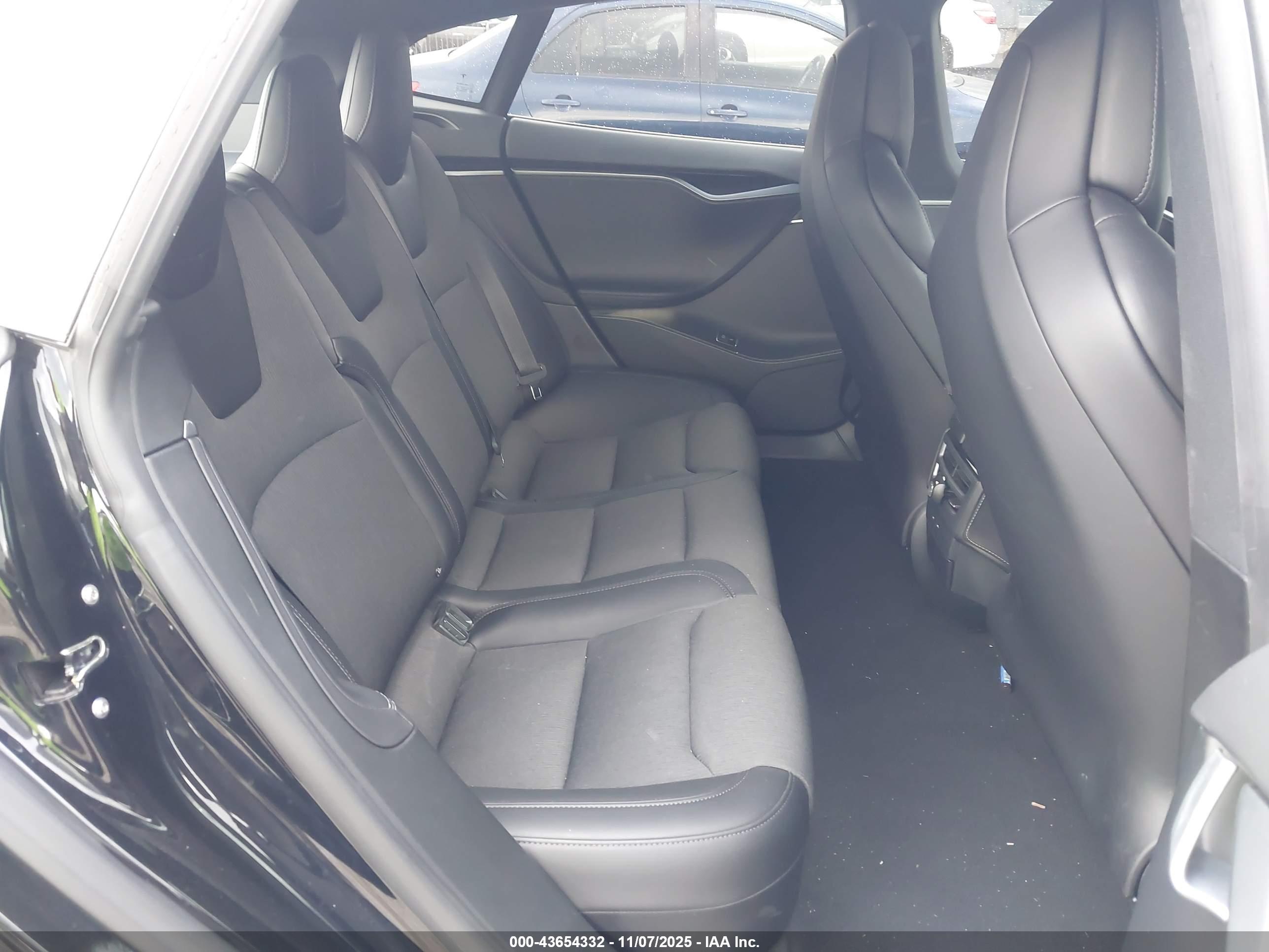 TESLA MODEL image 8
