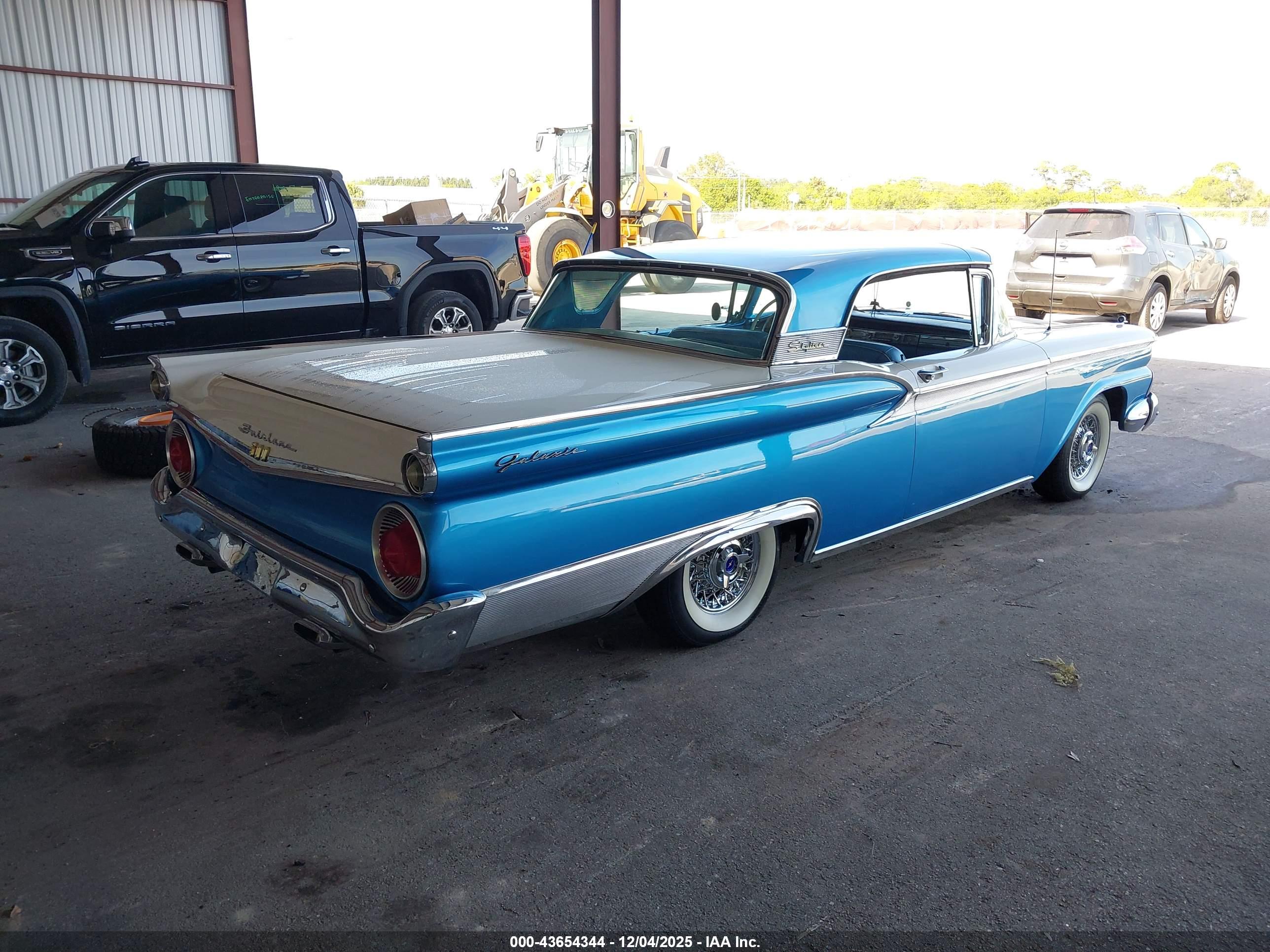 FORD GALAXIE image 4